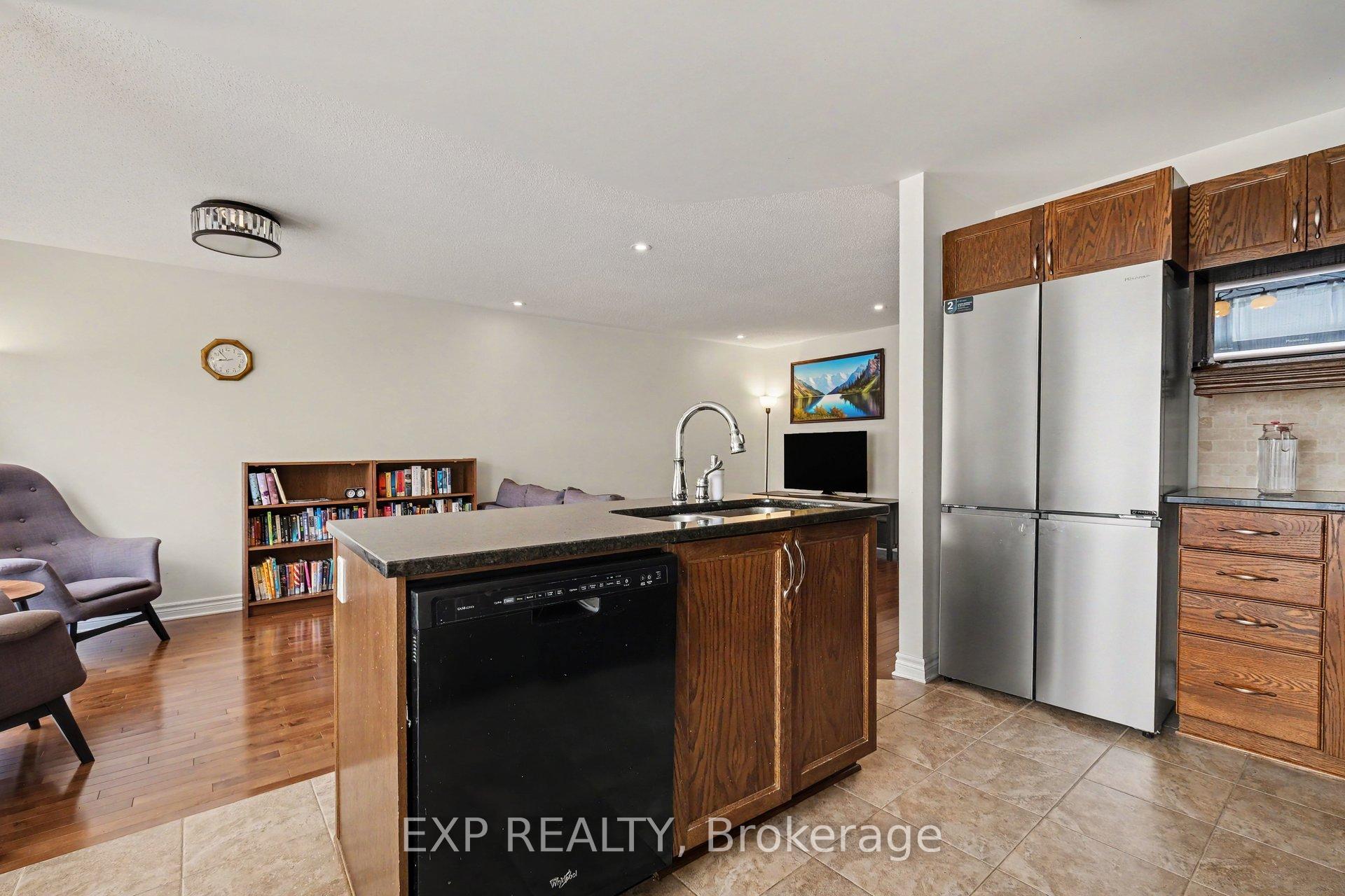 Photo 10 of 267 Garrity Crescent, Ottawa, Barrhaven - Strandherd — HOMEH