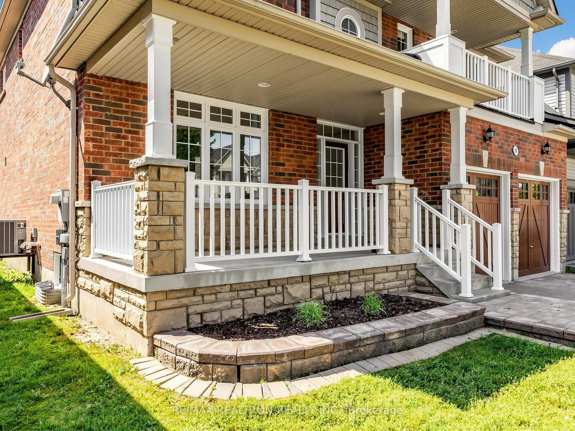 Photo 3 of 38 Sisson Lane, Clarington, Newcastle — HOMEH