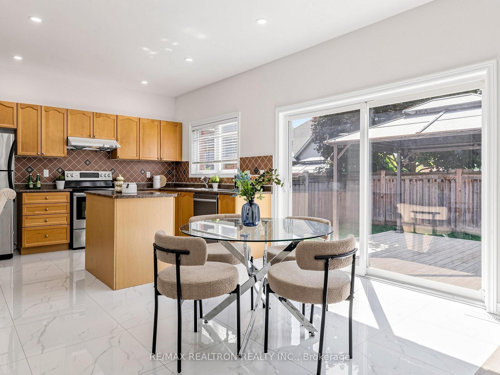 Photo 13 of 38 Sisson Lane, Clarington, Newcastle — HOMEH