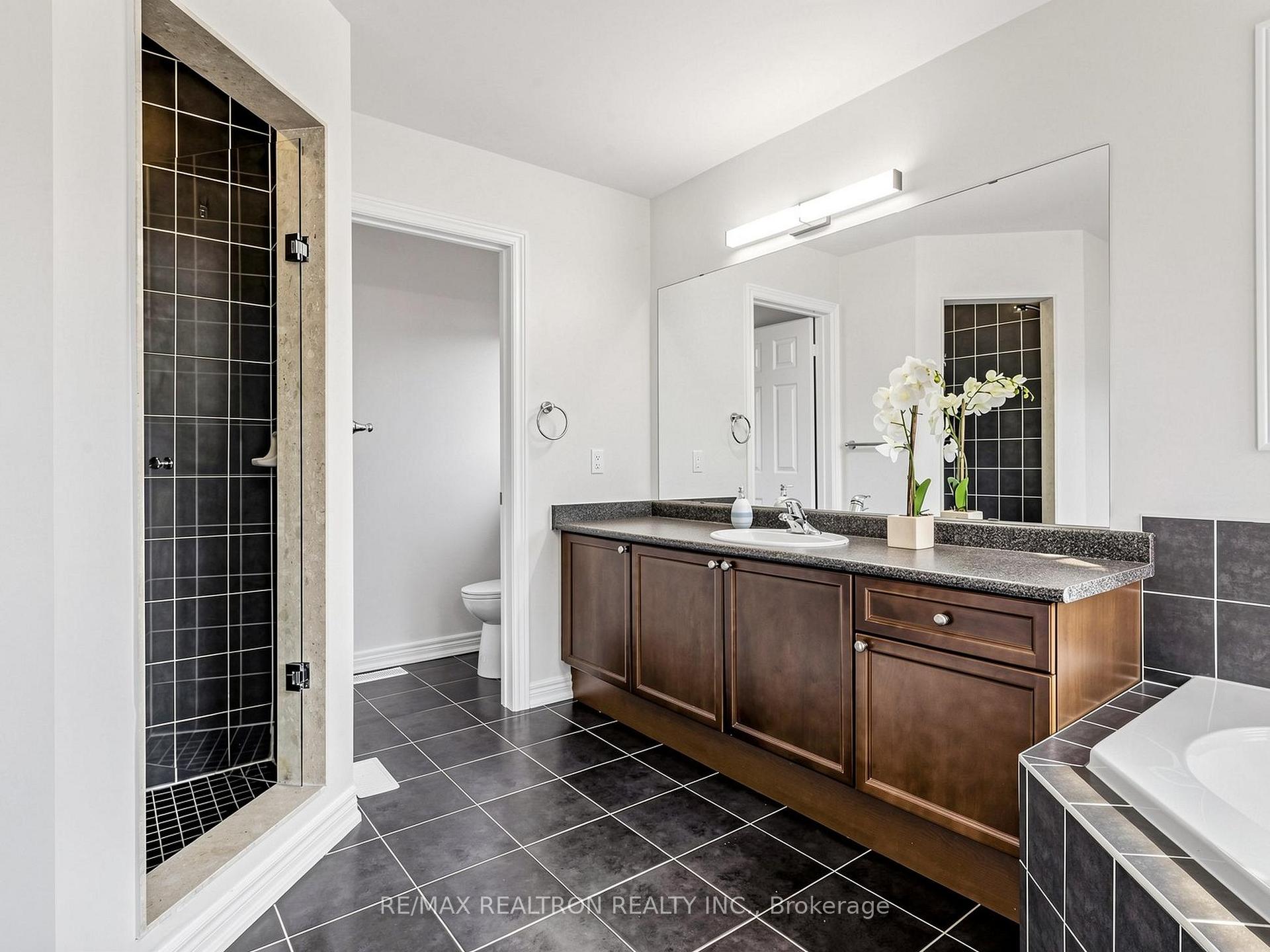 Photo 25 of 38 Sisson Lane, Clarington, Newcastle — HOMEH