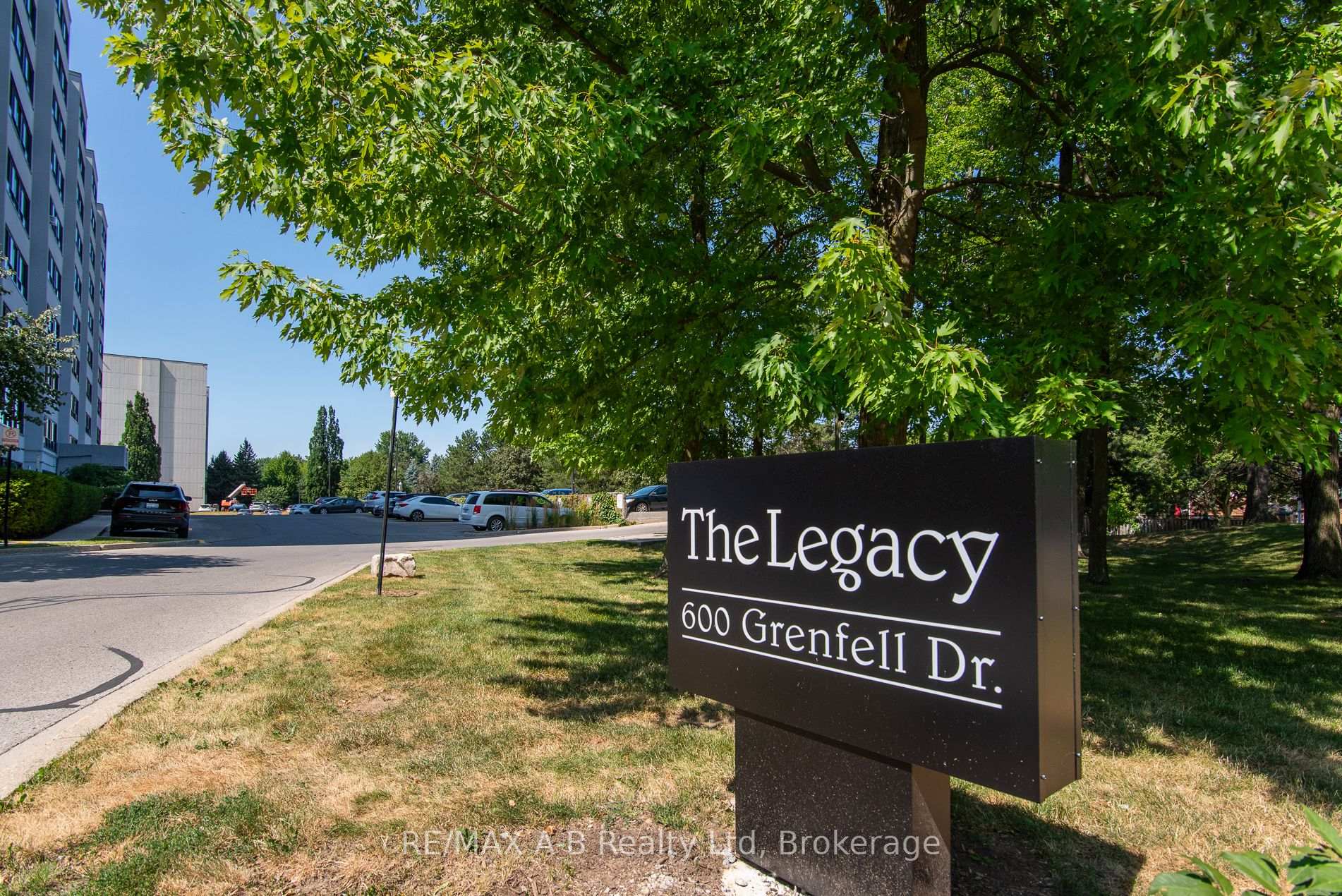 Photo 1 of Unit 407, 600 Grenfell Drive W, London, North C — HOMEH