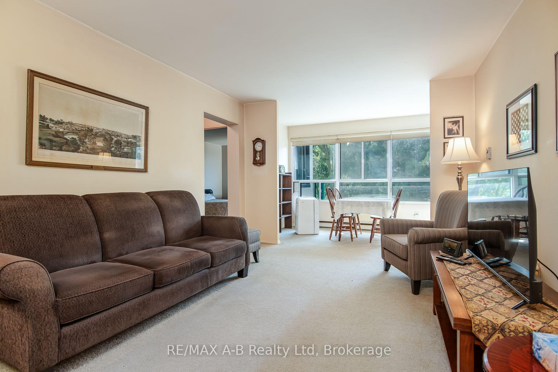 Photo 8 of Unit 407, 600 Grenfell Drive W, London, North C — HOMEH