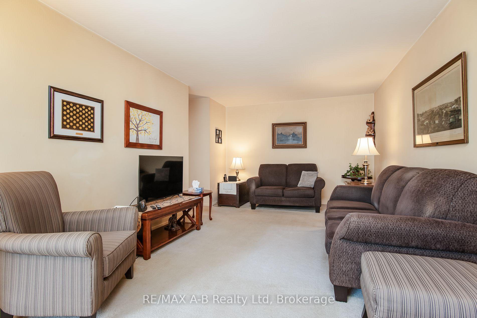 Photo 12 of Unit 407, 600 Grenfell Drive W, London, North C — HOMEH
