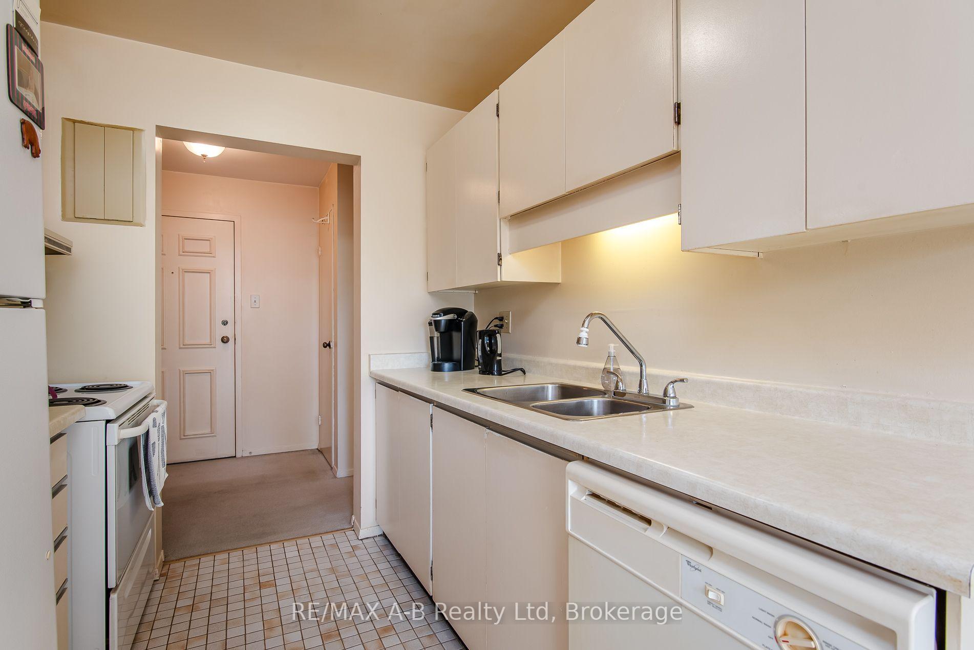 Photo 18 of Unit 407, 600 Grenfell Drive W, London, North C — HOMEH