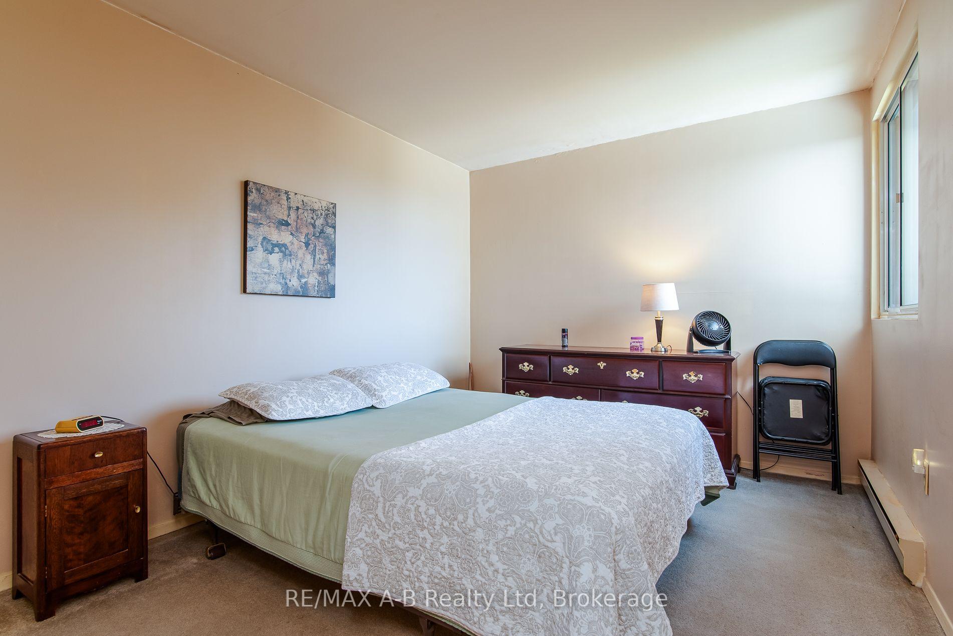 Photo 22 of Unit 407, 600 Grenfell Drive W, London, North C — HOMEH