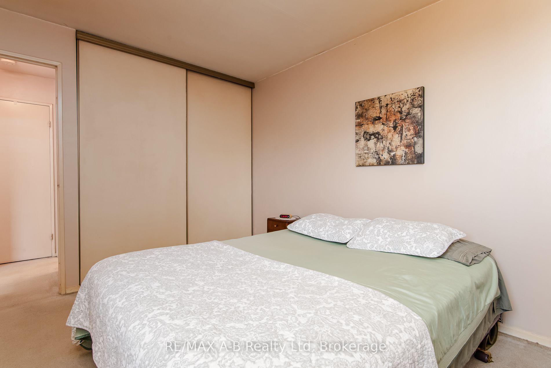 Photo 24 of Unit 407, 600 Grenfell Drive W, London, North C — HOMEH
