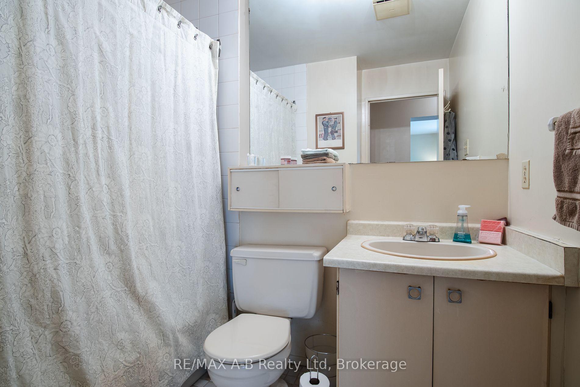 Photo 25 of Unit 407, 600 Grenfell Drive W, London, North C — HOMEH