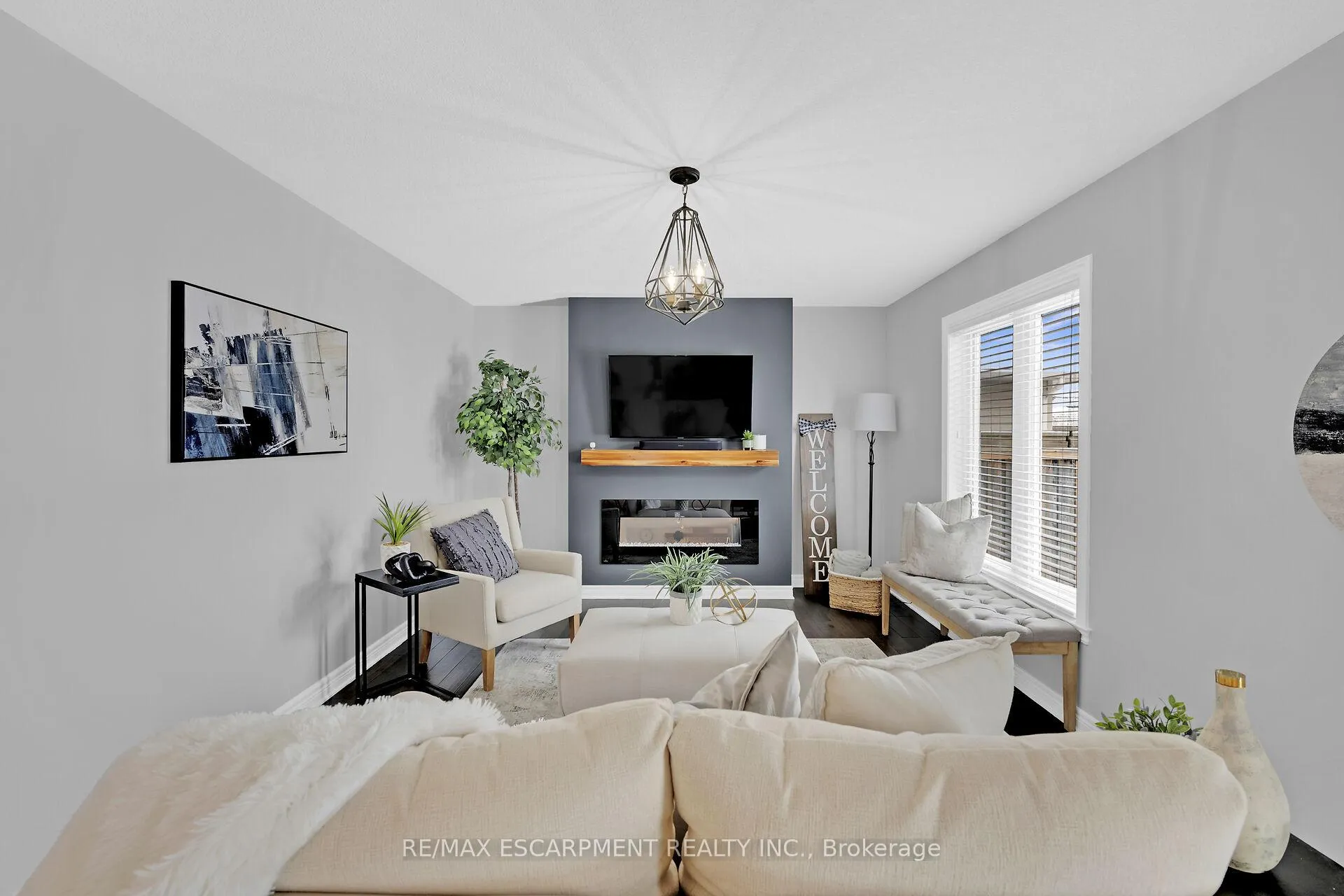 Photo 10 of 15 Bonnie Drive, Haldimand — HOMEH