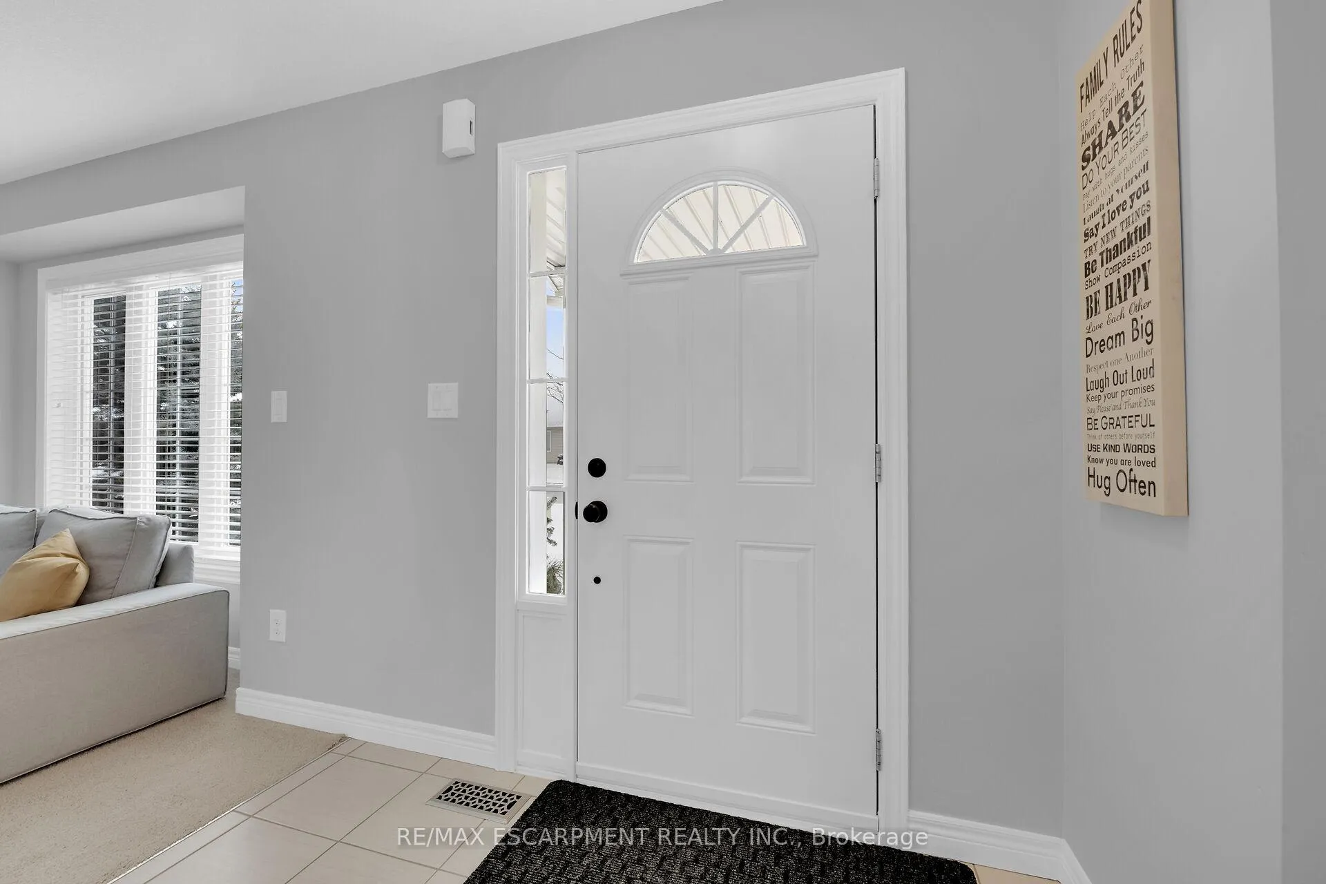 Photo 12 of 15 Bonnie Drive, Haldimand — HOMEH