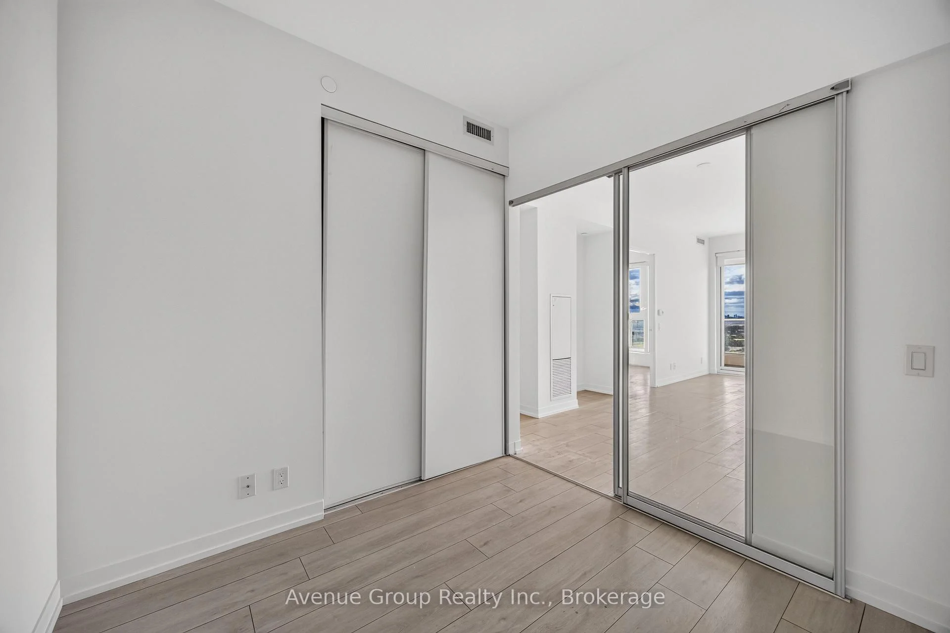 Photo 54 of Unit 2106, 898 Portage Parkway, Vaughan, Vaughan Corporate Centre — HOMEH
