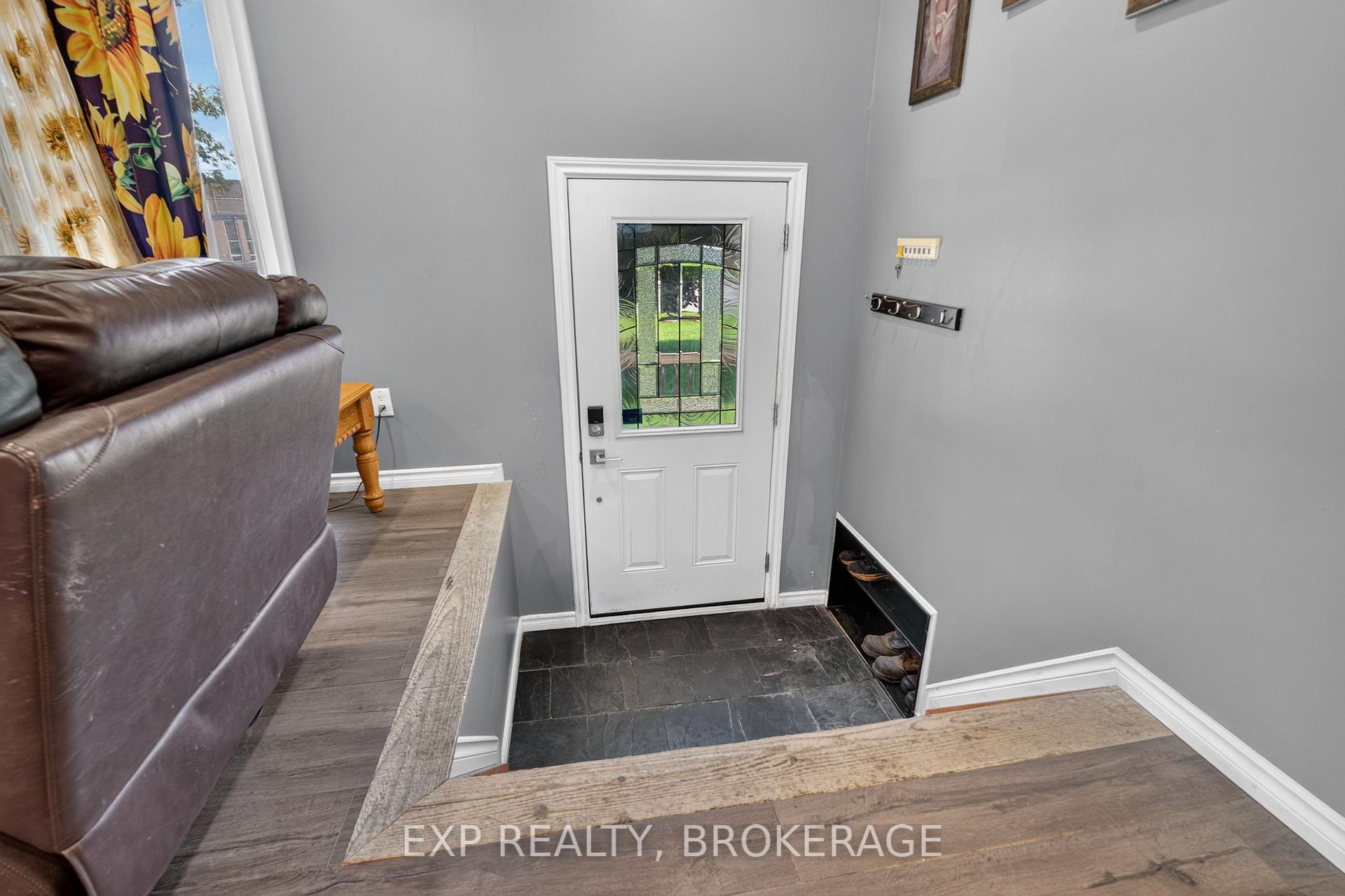 Photo 5 of 59 Fairfield Boulevard, Loyalist, Amherstview — HOMEH