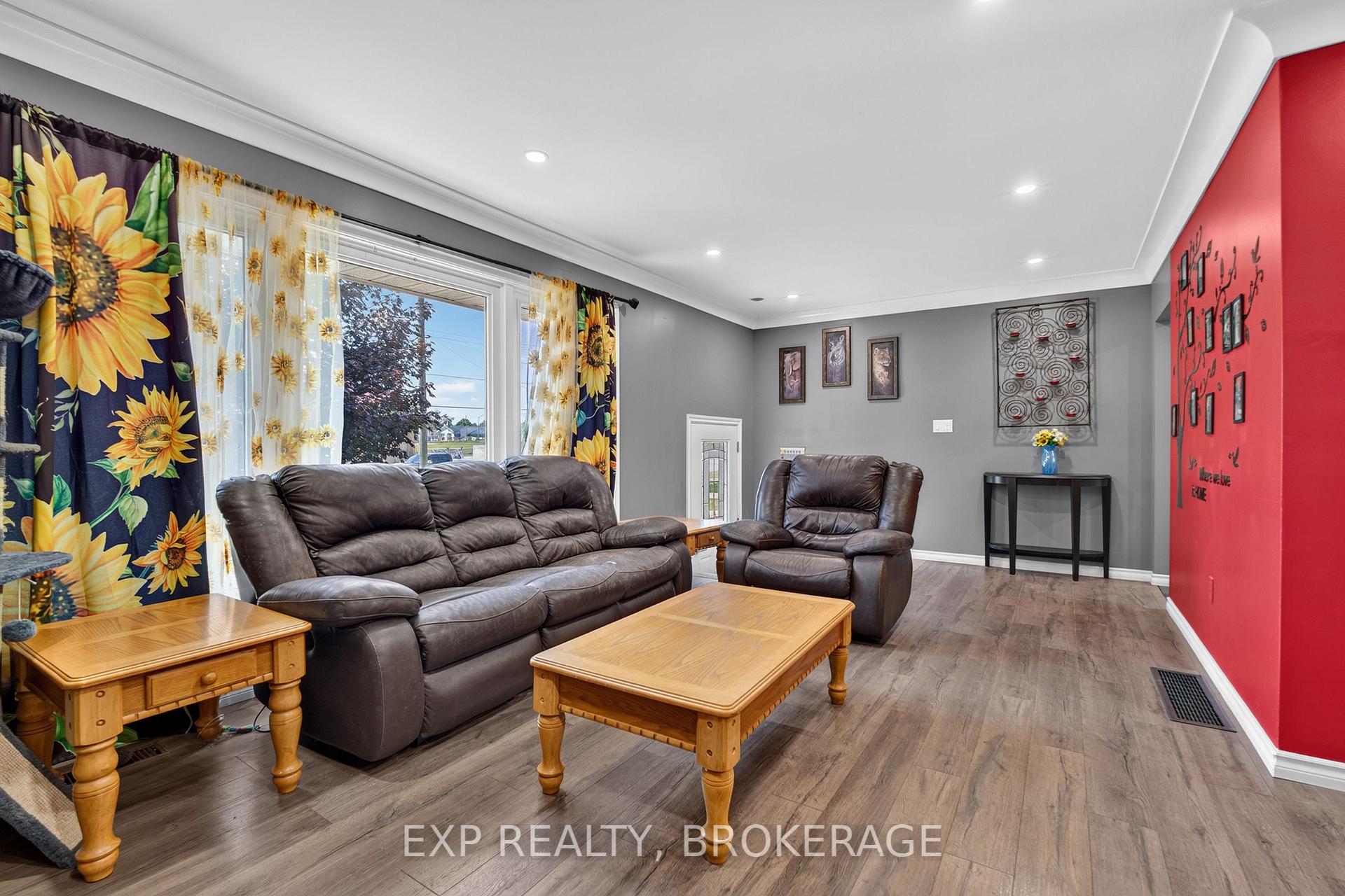 Photo 8 of 59 Fairfield Boulevard, Loyalist, Amherstview — HOMEH