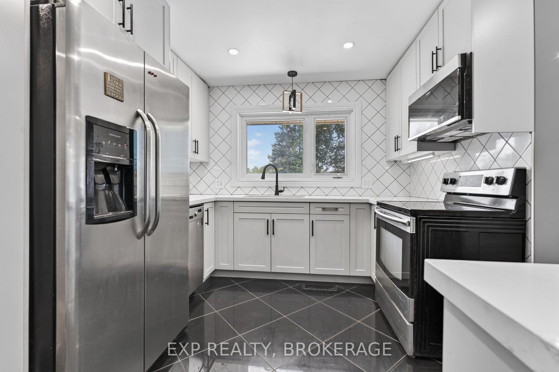 Photo 12 of 59 Fairfield Boulevard, Loyalist, Amherstview — HOMEH