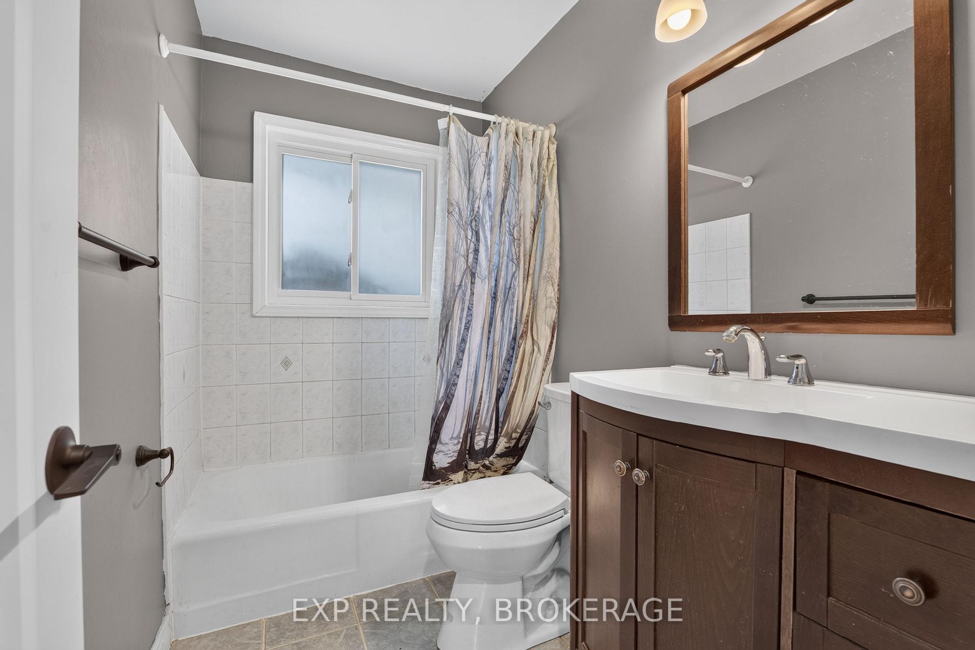 Photo 17 of 59 Fairfield Boulevard, Loyalist, Amherstview — HOMEH