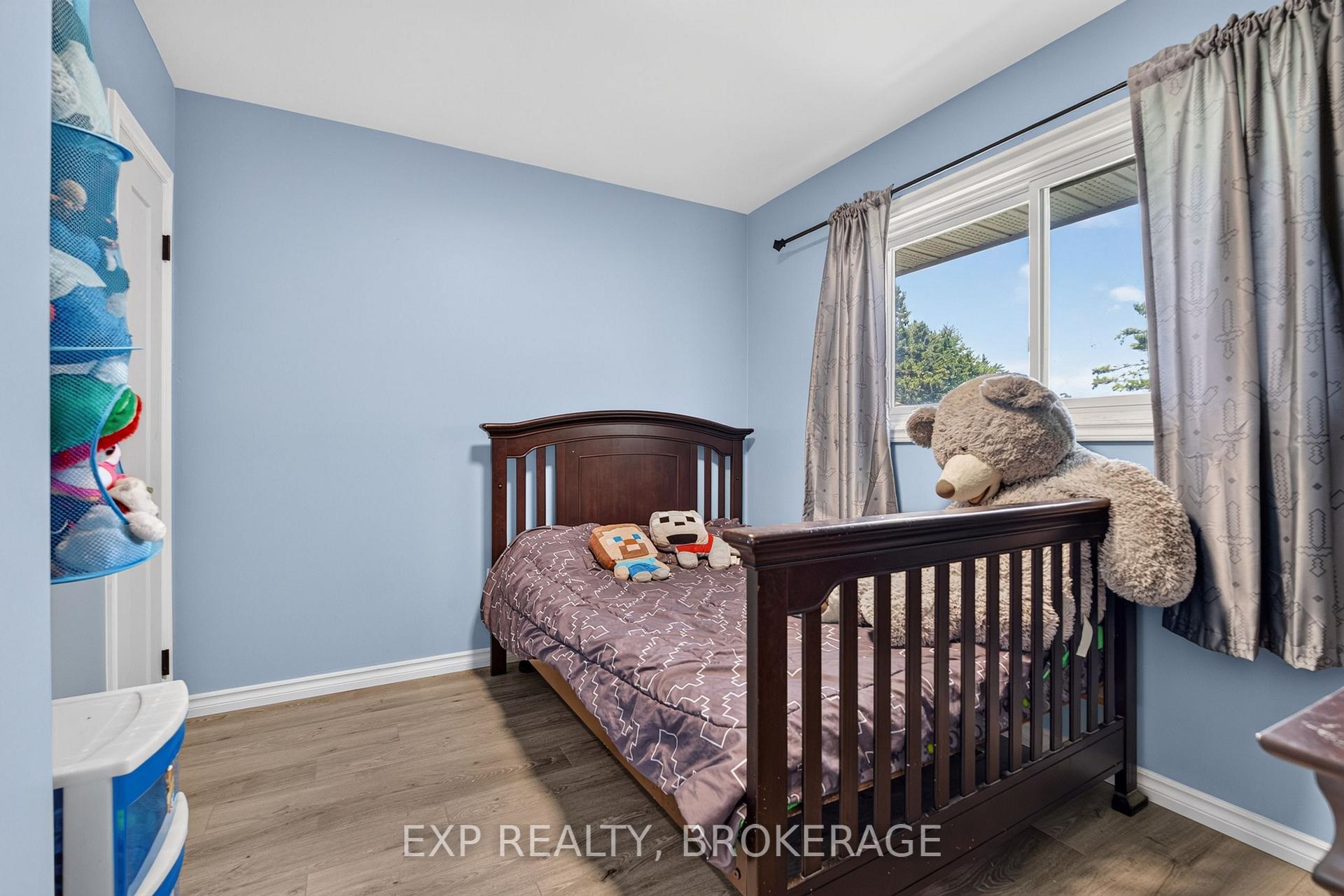 Photo 18 of 59 Fairfield Boulevard, Loyalist, Amherstview — HOMEH