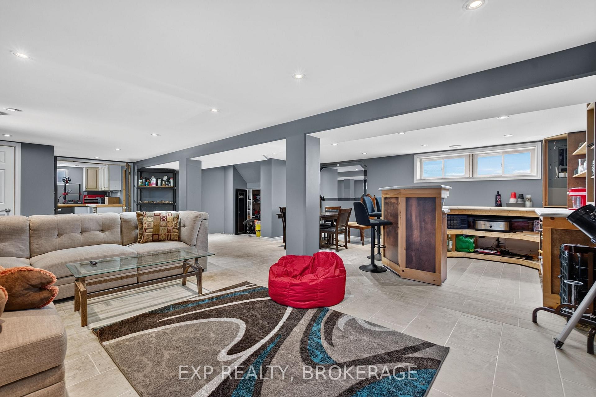 Photo 25 of 59 Fairfield Boulevard, Loyalist, Amherstview — HOMEH