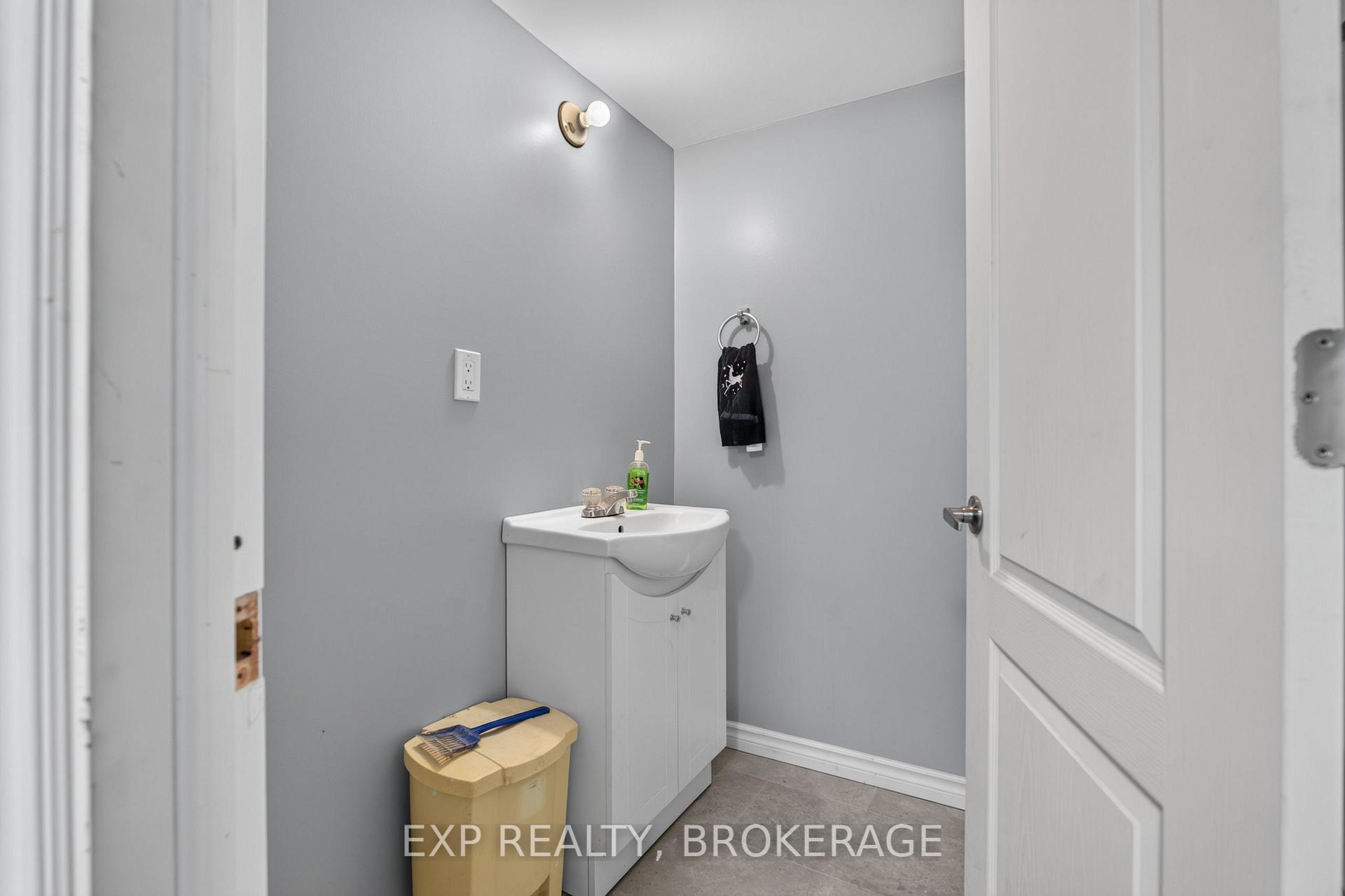 Photo 31 of 59 Fairfield Boulevard, Loyalist, Amherstview — HOMEH
