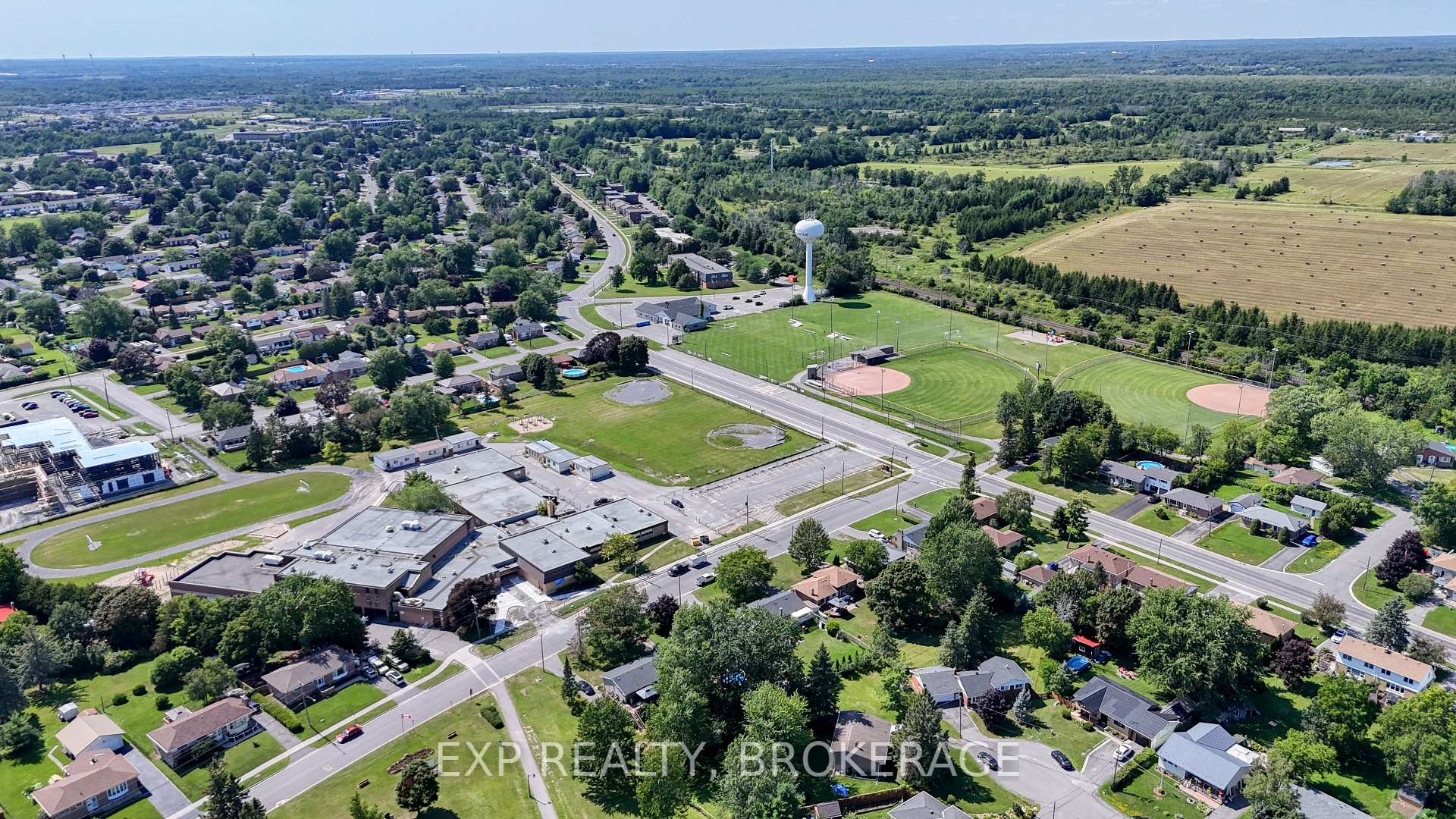 Photo 48 of 59 Fairfield Boulevard, Loyalist, Amherstview — HOMEH