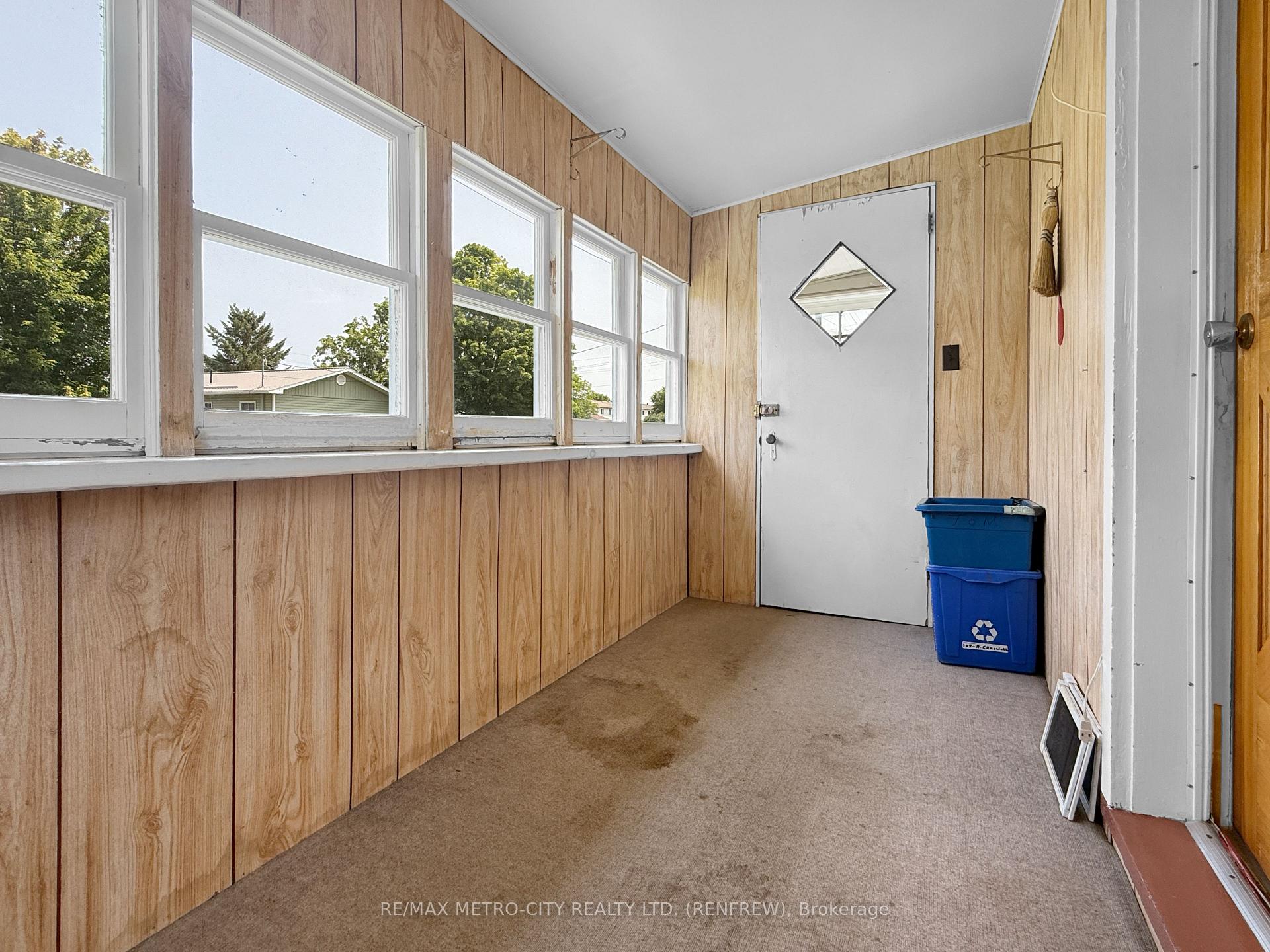 Photo 15 of 786 Seventh Street, Renfrew, Renfrew — HOMEH