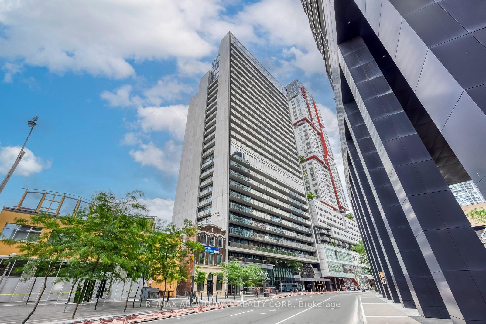 Front of Unit 2601, 330 Richmond Street W
