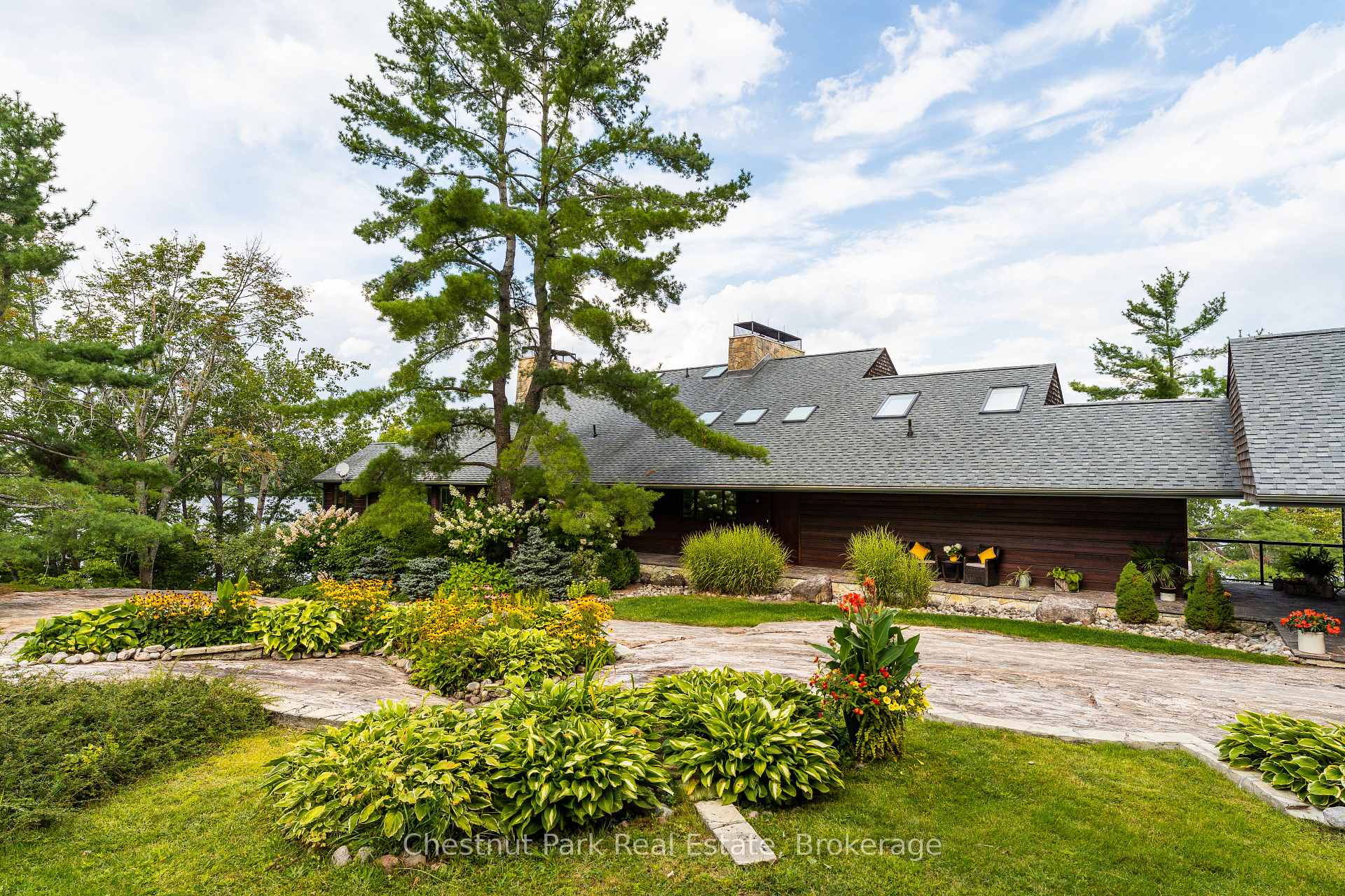 Photo 4 of Unit 2, 1088 Lawland Heights Road, Gravenhurst, Muskoka (S) — HOMEH