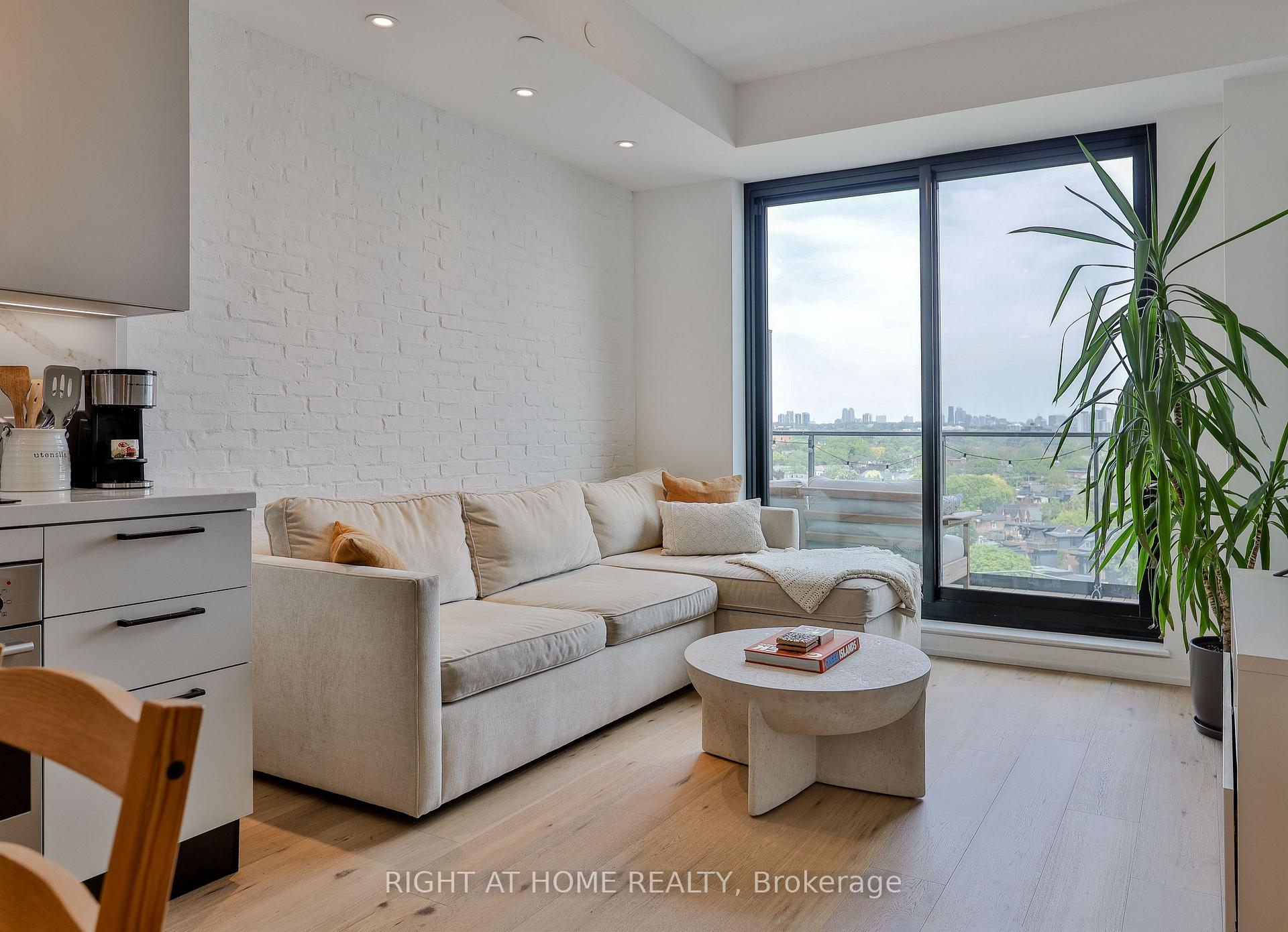 Photo 1 of Unit 1007, 200 Sudbury Street, Toronto, Little Portugal — HOMEH