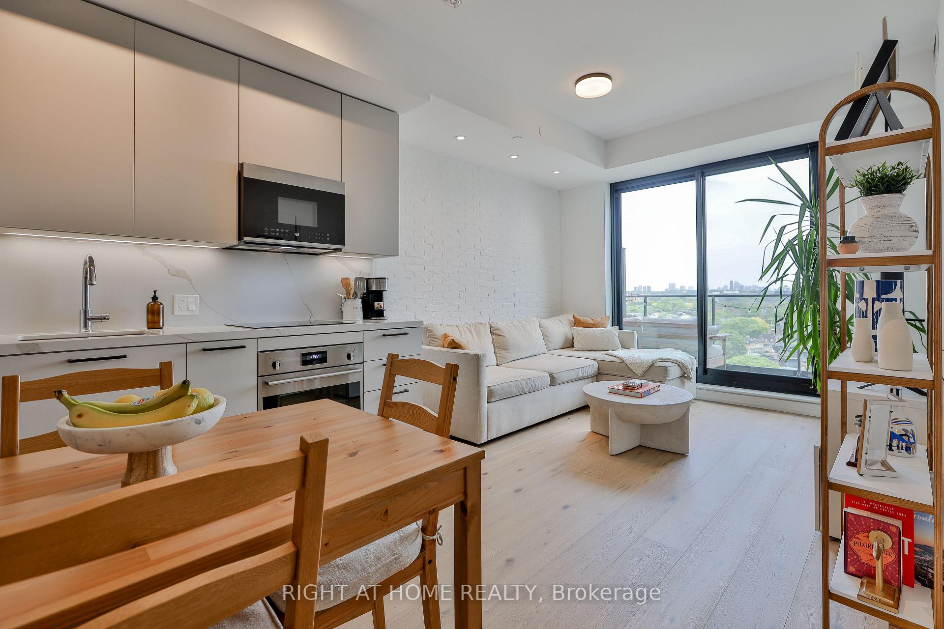 Photo 3 of Unit 1007, 200 Sudbury Street, Toronto, Little Portugal — HOMEH