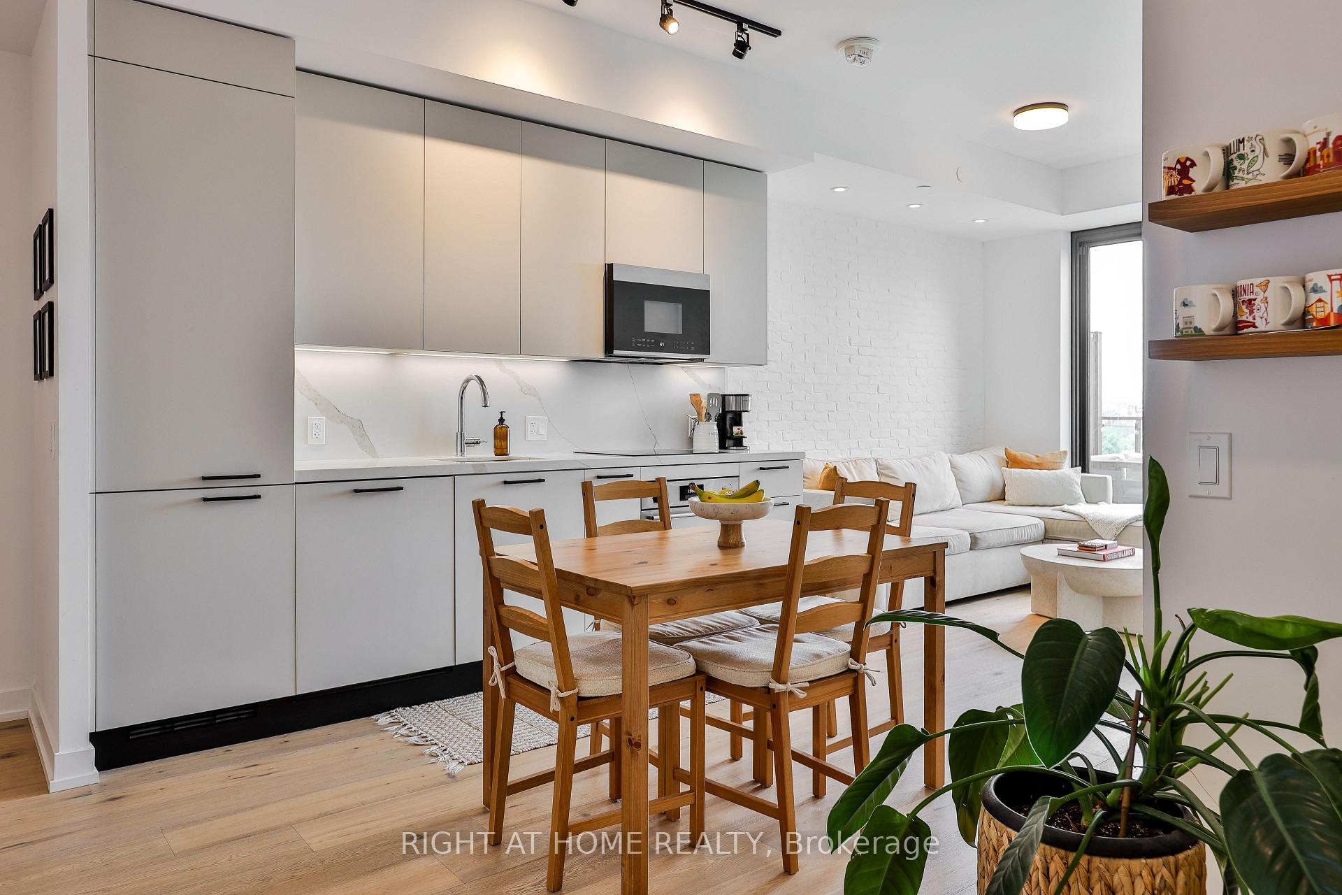 Photo 4 of Unit 1007, 200 Sudbury Street, Toronto, Little Portugal — HOMEH