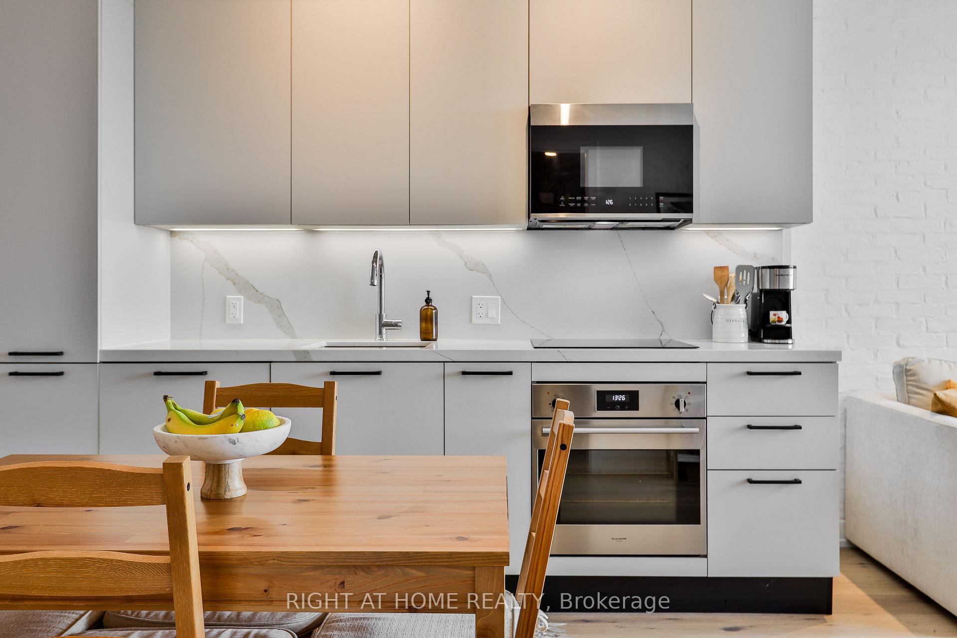 Photo 6 of Unit 1007, 200 Sudbury Street, Toronto, Little Portugal — HOMEH