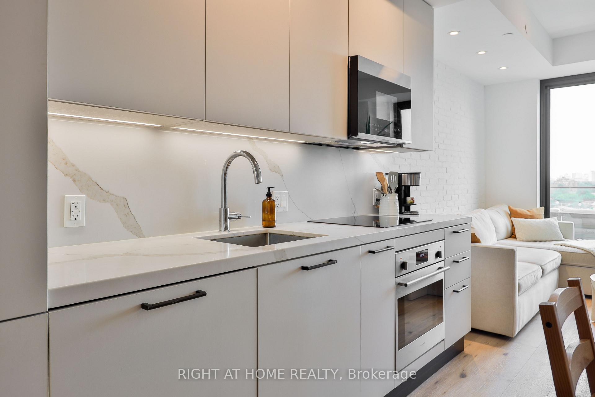 Photo 7 of Unit 1007, 200 Sudbury Street, Toronto, Little Portugal — HOMEH