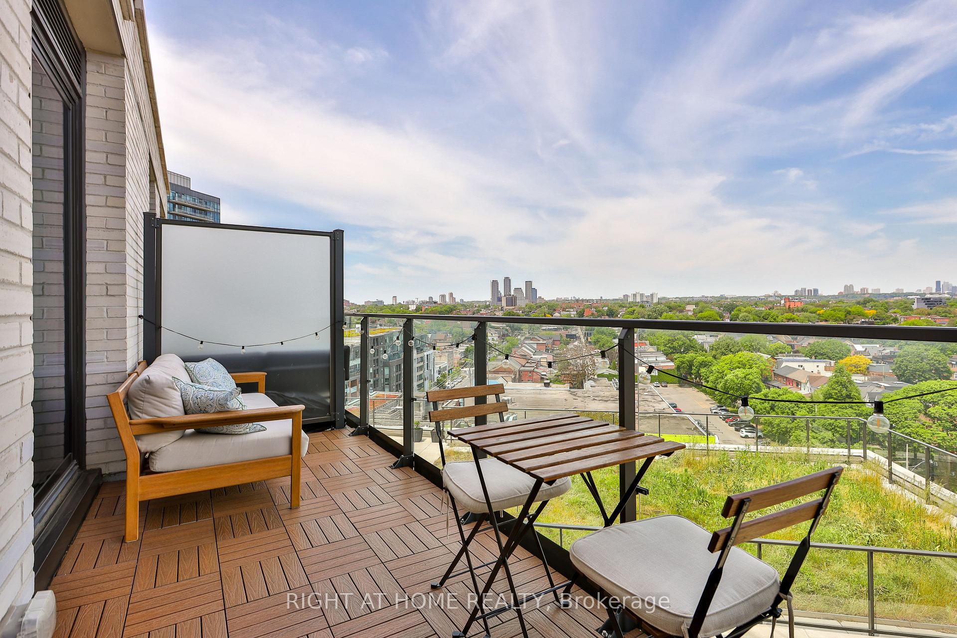 Photo 8 of Unit 1007, 200 Sudbury Street, Toronto, Little Portugal — HOMEH