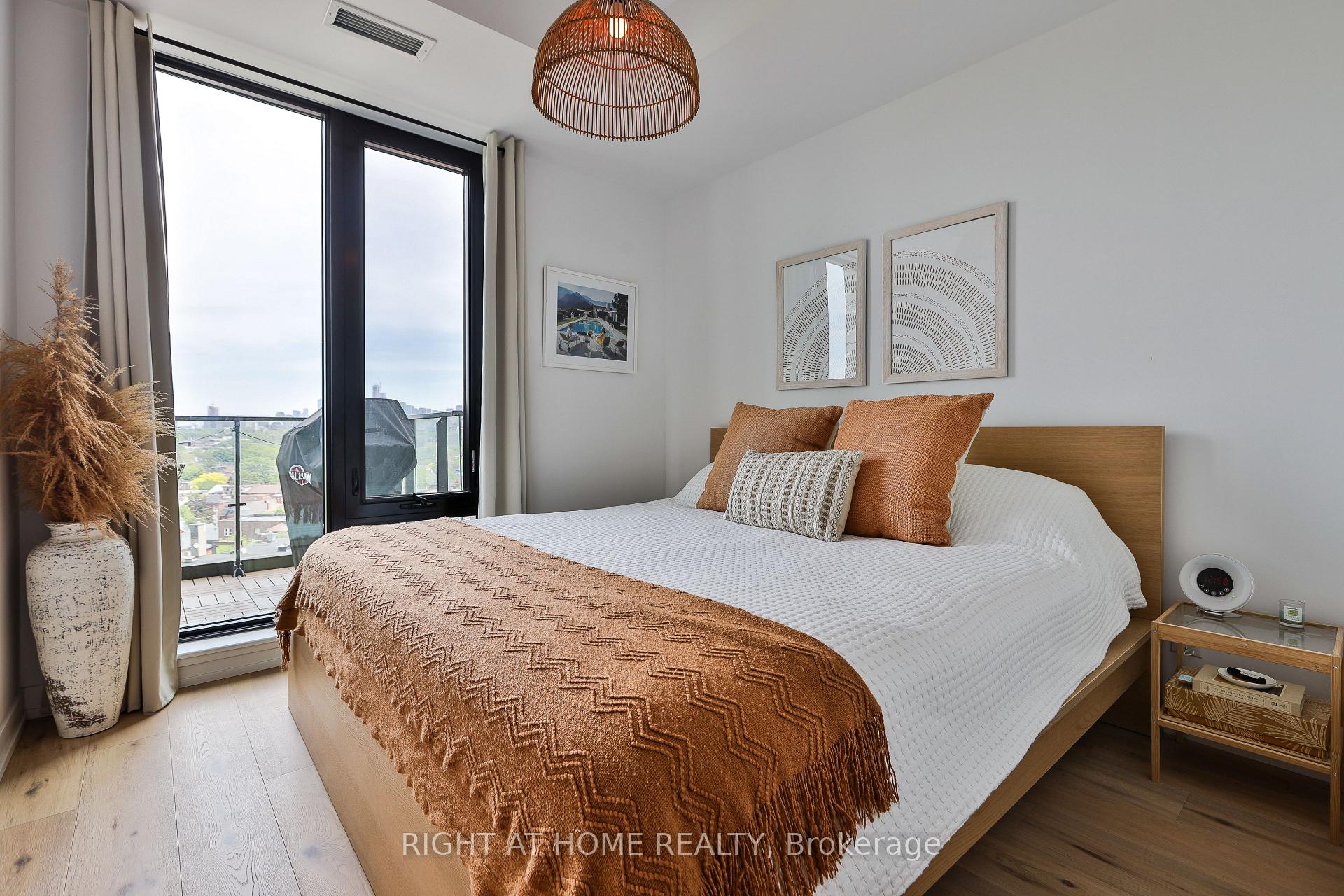 Photo 13 of Unit 1007, 200 Sudbury Street, Toronto, Little Portugal — HOMEH