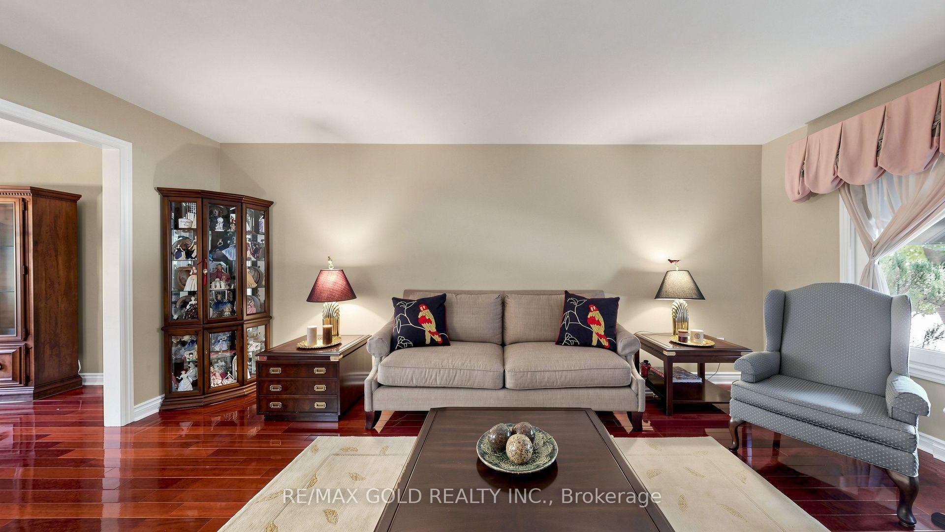 Photo 11 of 1809 Melody Drive, Mississauga, Central Erin Mills — HOMEH