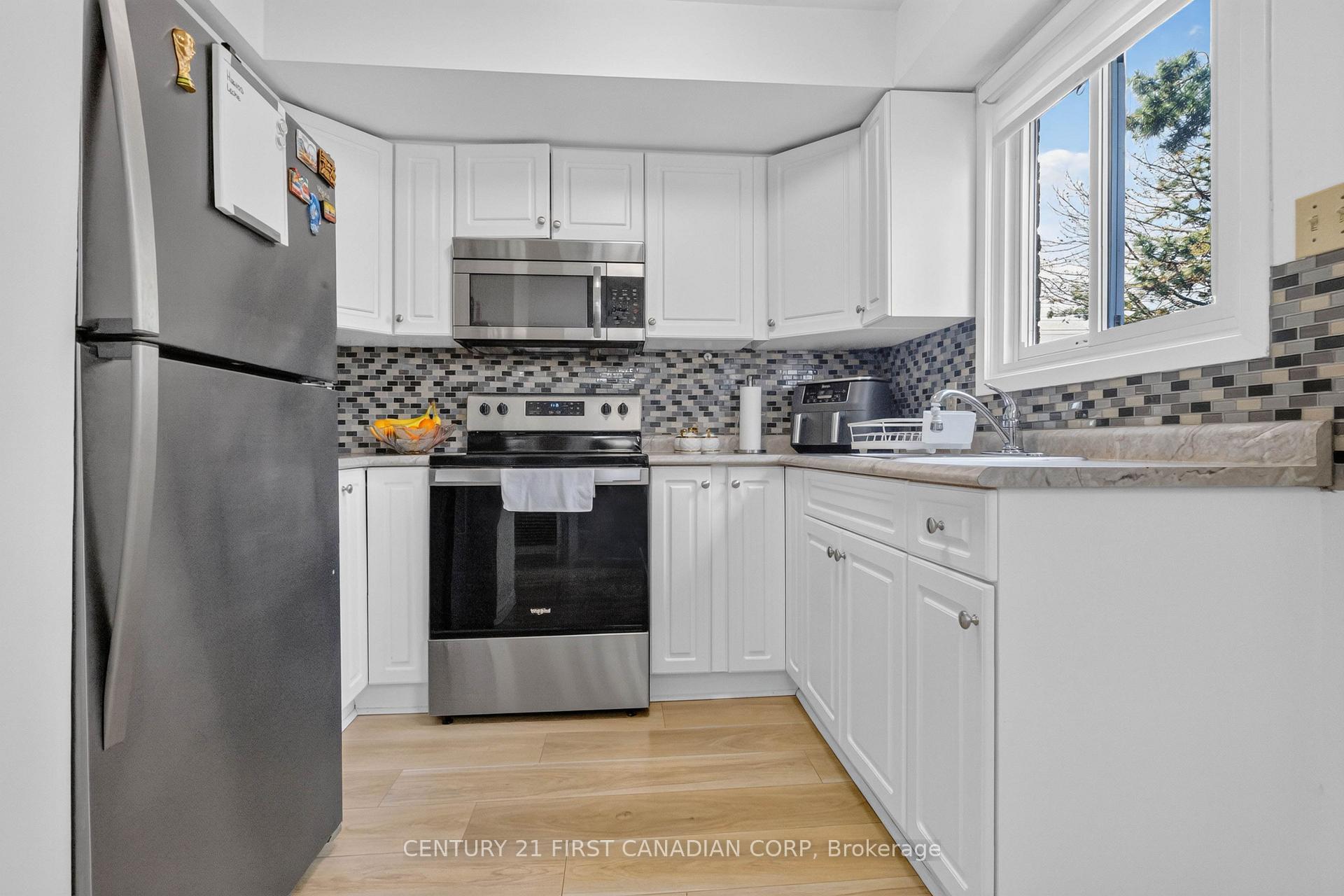 Photo 12 of 1430 Jalna Boulevard, London, South X — HOMEH