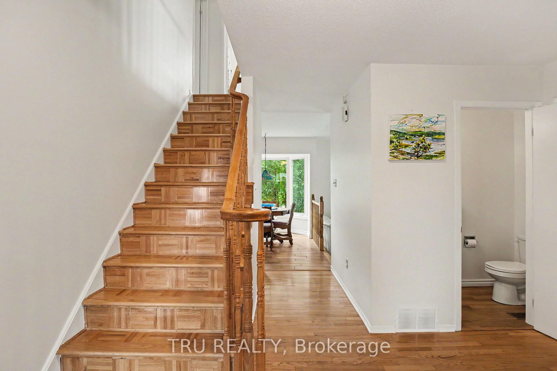 Photo 4 of 606 Chenier Way, Ottawa, Fallingbrook/Pineridge — HOMEH