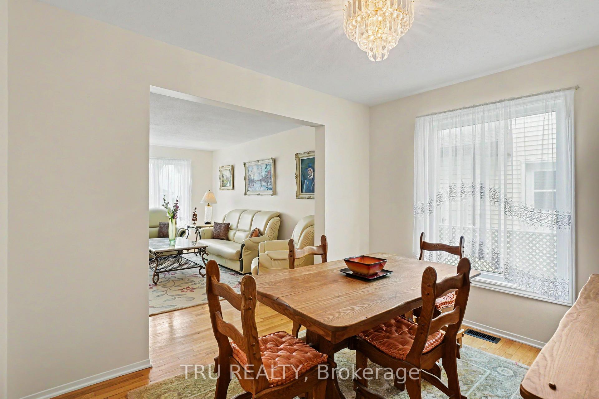 Photo 7 of 606 Chenier Way, Ottawa, Fallingbrook/Pineridge — HOMEH