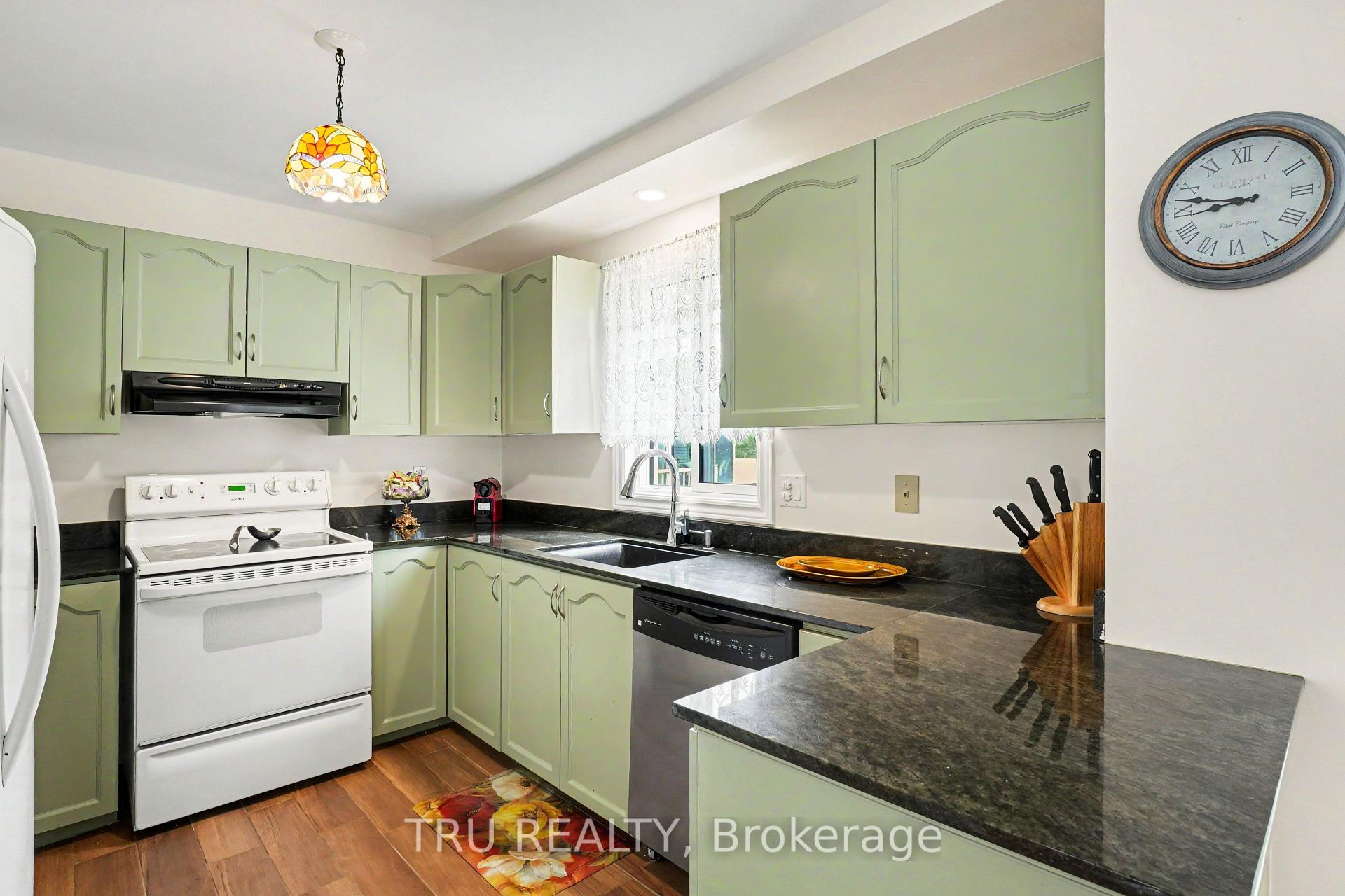 Photo 9 of 606 Chenier Way, Ottawa, Fallingbrook/Pineridge — HOMEH