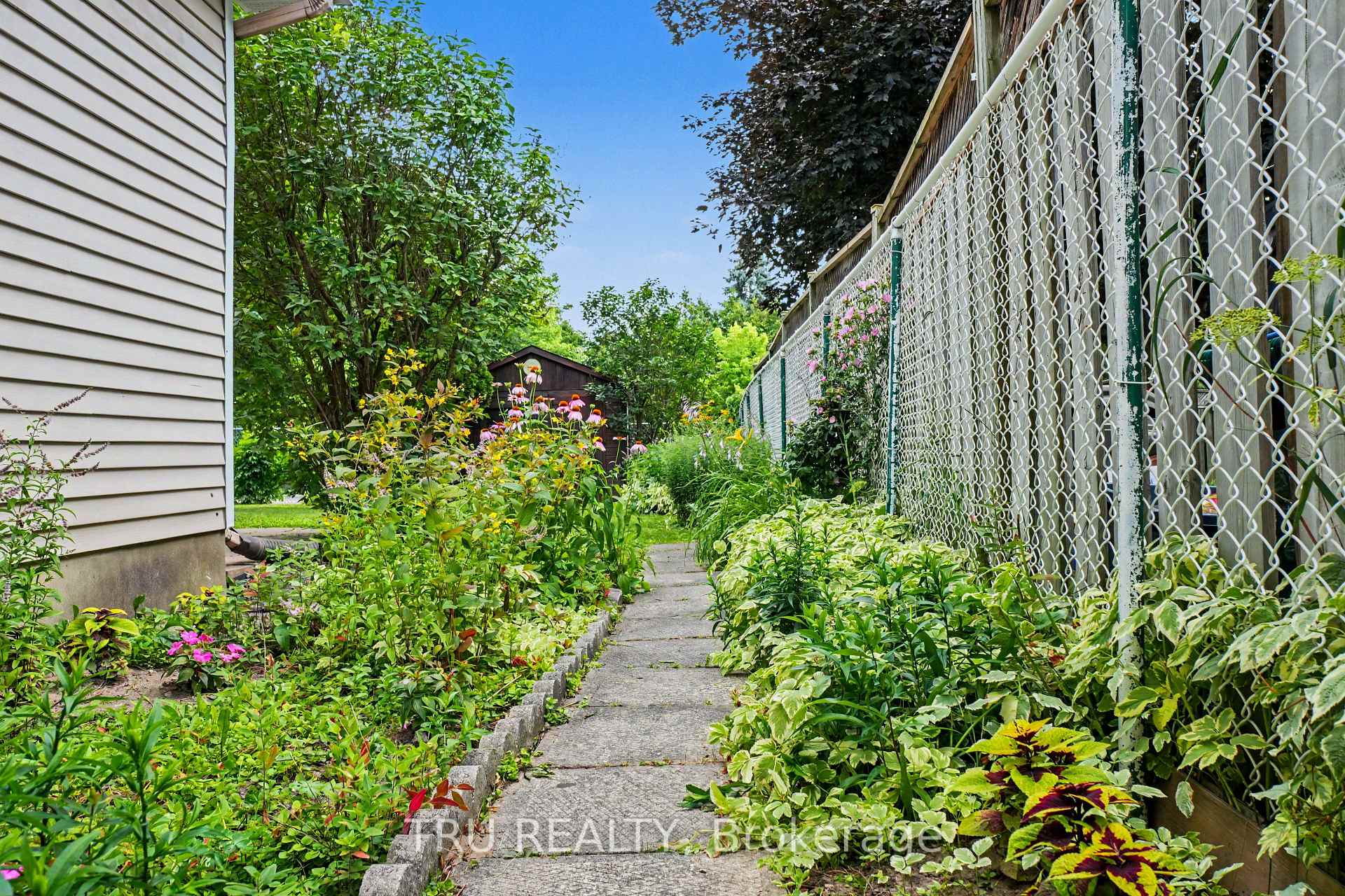 Photo 25 of 606 Chenier Way, Ottawa, Fallingbrook/Pineridge — HOMEH
