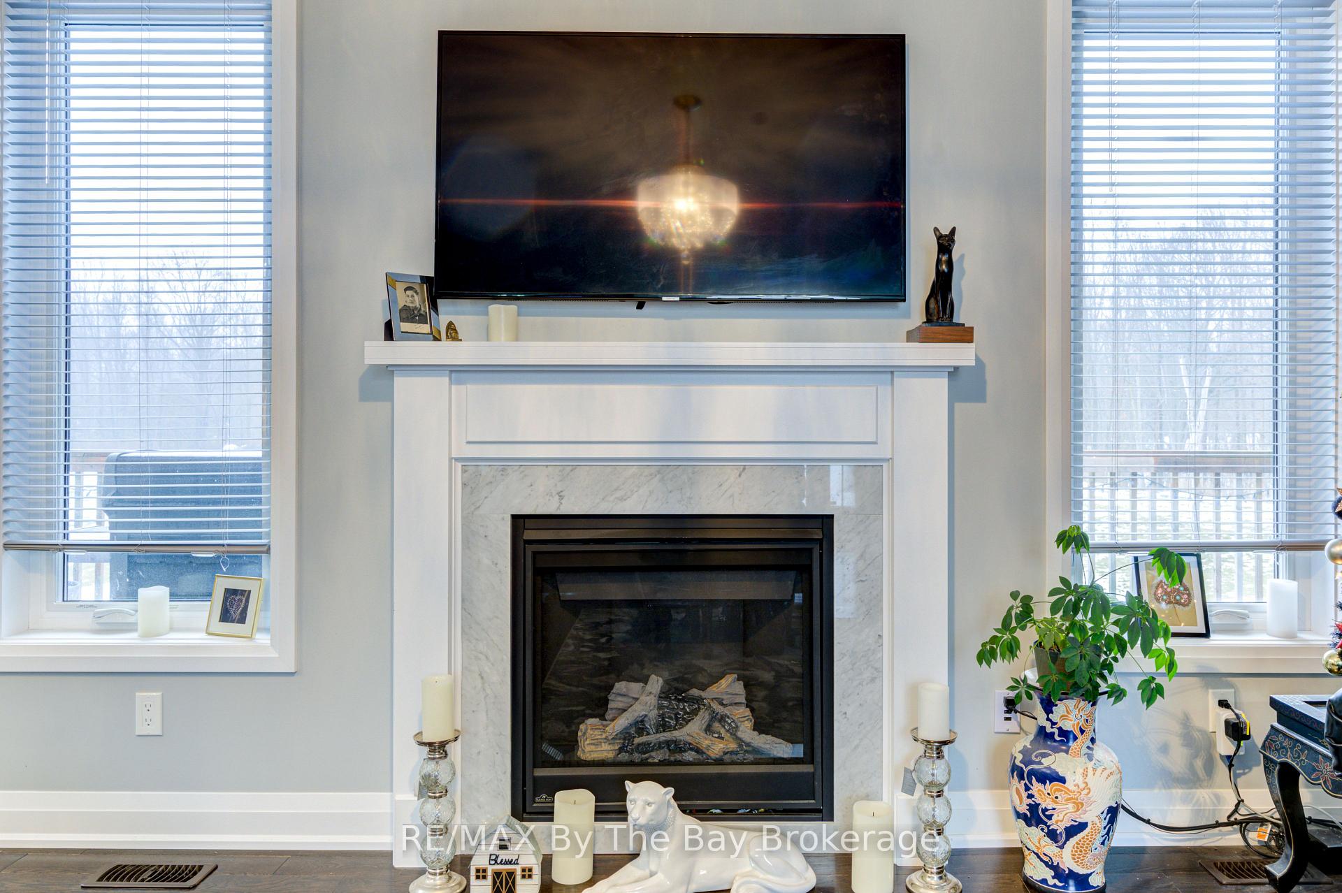 Photo 5 of 16 Walnut Drive, Wasaga Beach — HOMEH