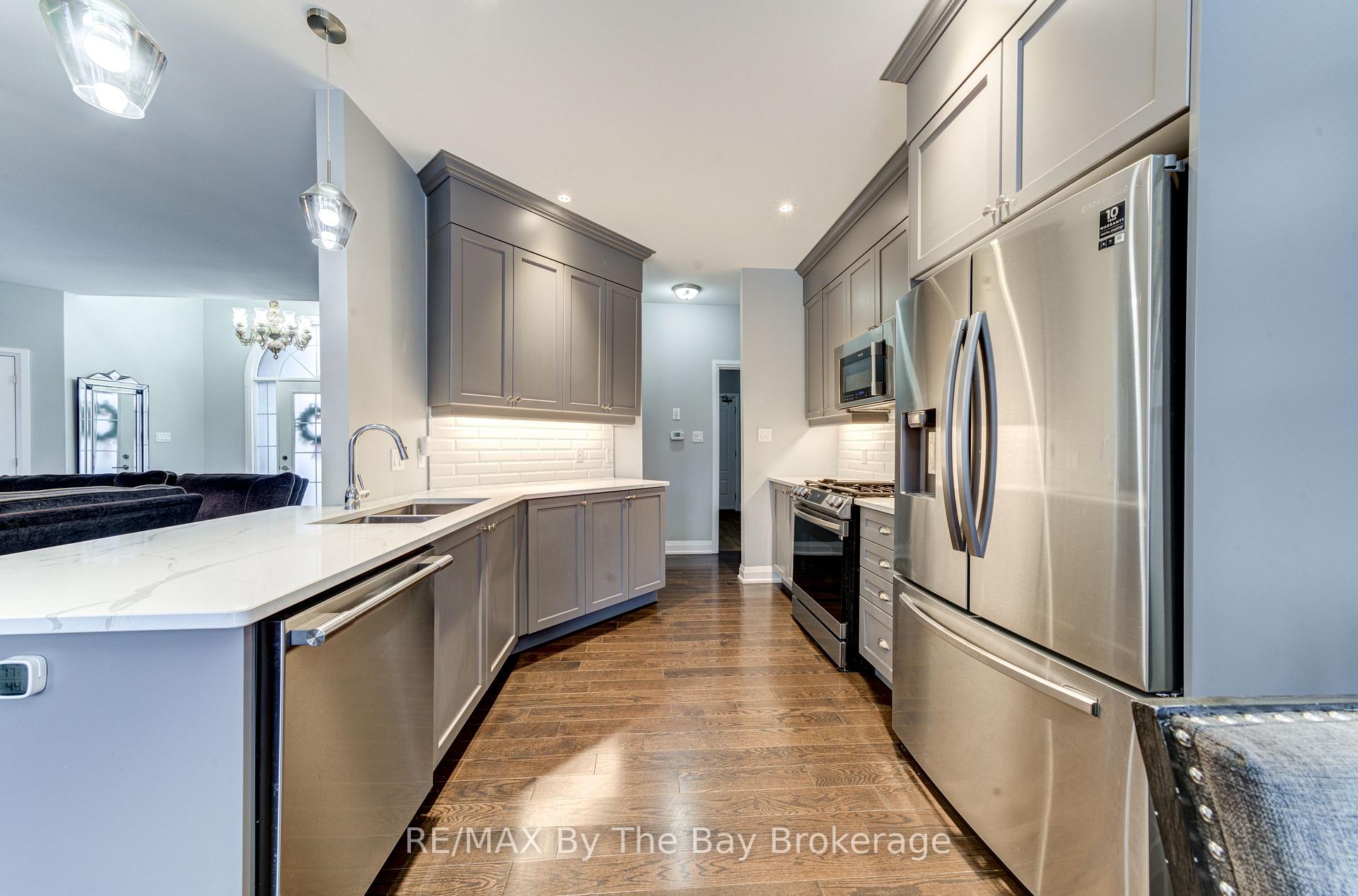 Photo 12 of 16 Walnut Drive, Wasaga Beach — HOMEH