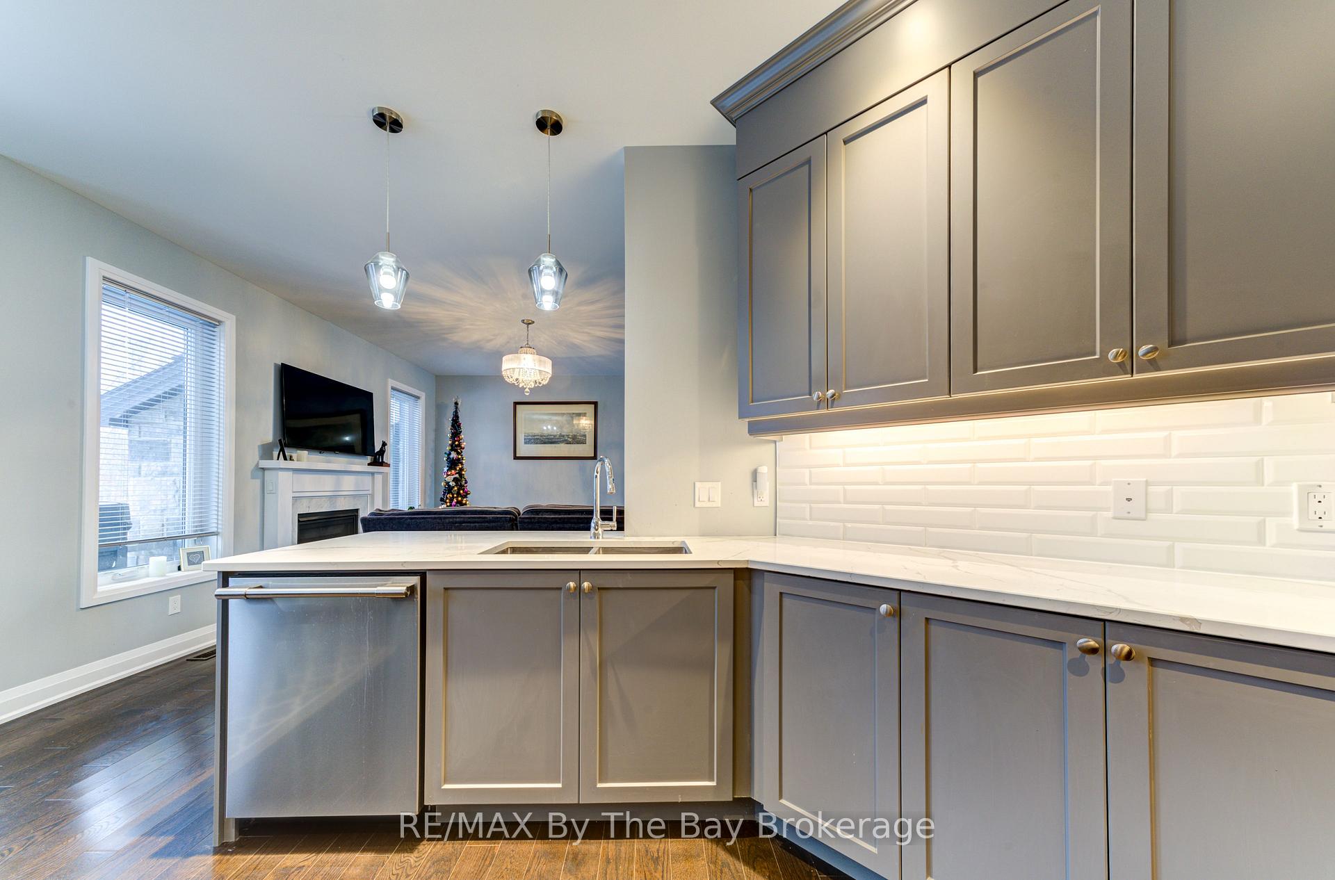 Photo 13 of 16 Walnut Drive, Wasaga Beach — HOMEH