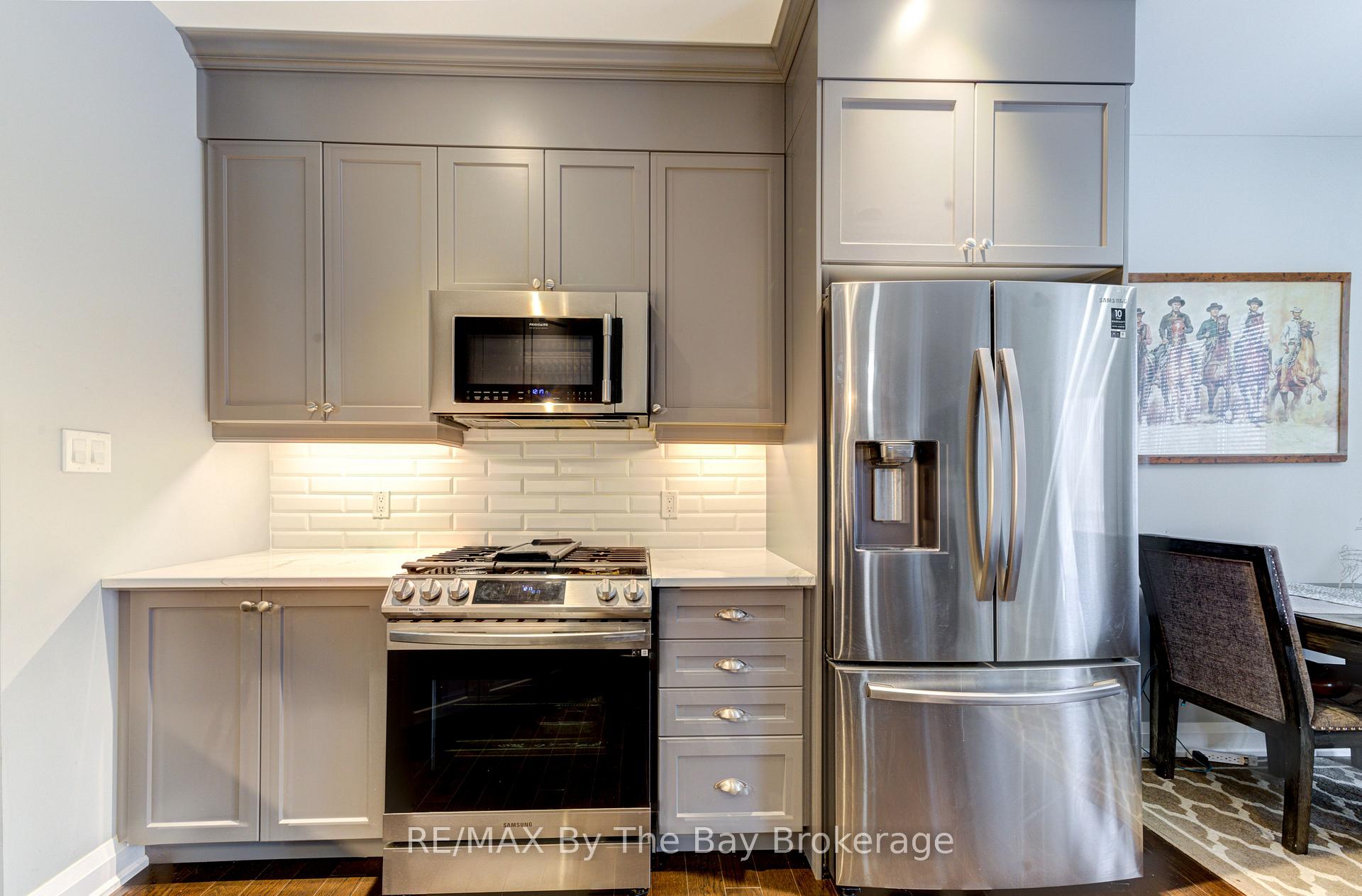 Photo 14 of 16 Walnut Drive, Wasaga Beach — HOMEH