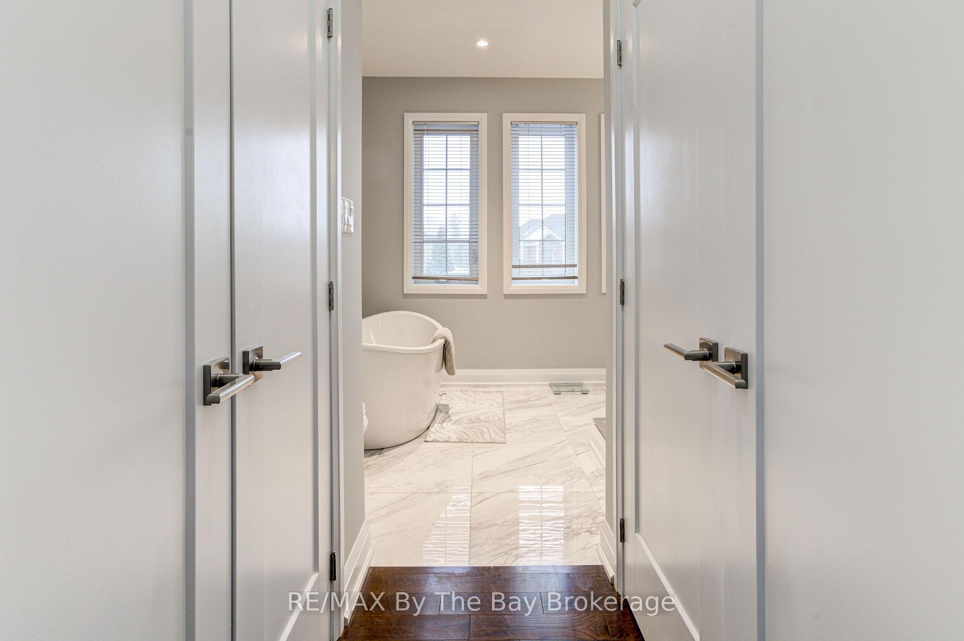 Photo 18 of 16 Walnut Drive, Wasaga Beach — HOMEH