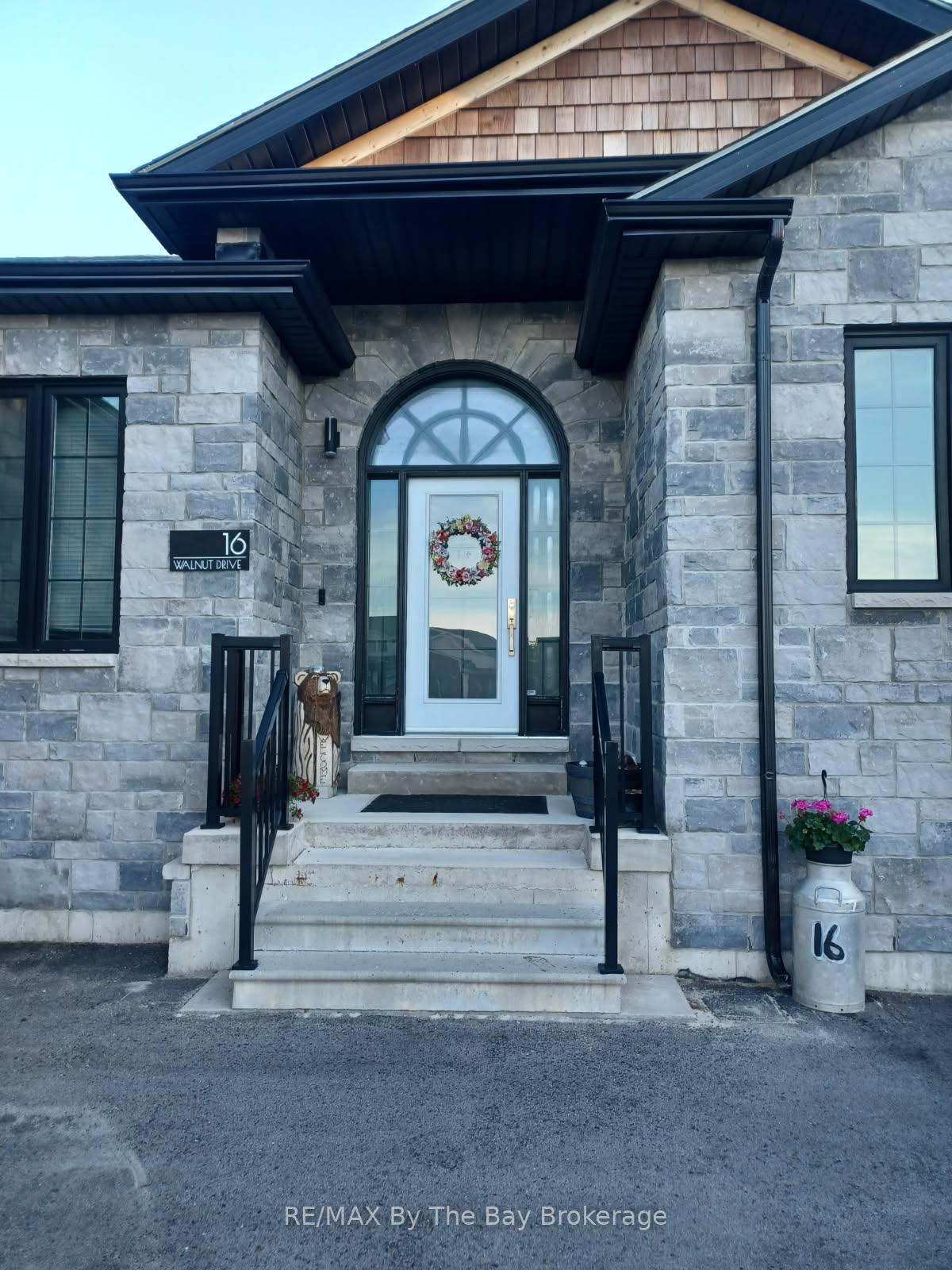 Photo 31 of 16 Walnut Drive, Wasaga Beach — HOMEH