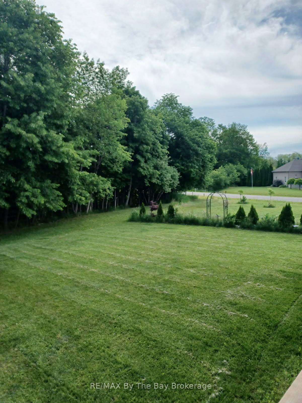 Photo 35 of 16 Walnut Drive, Wasaga Beach — HOMEH