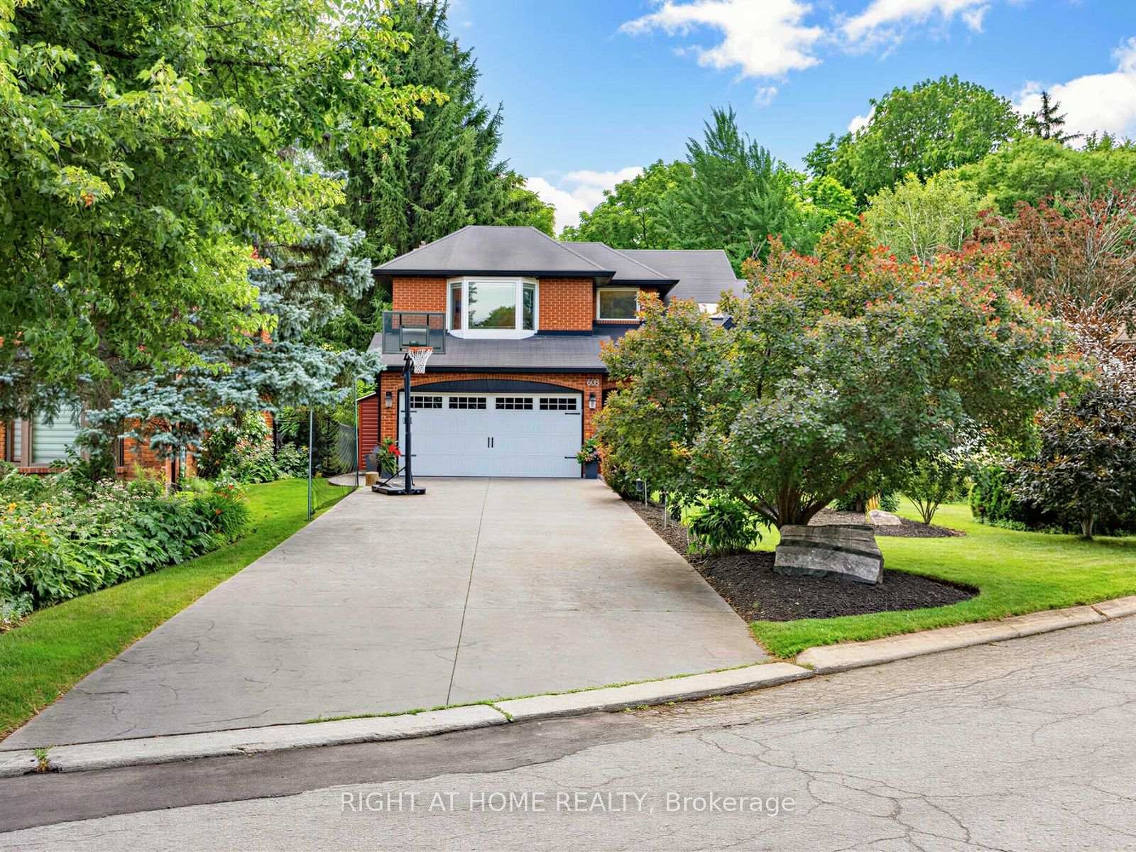 Photo 1 of 608 Highvalley Road, Hamilton, Ancaster — HOMEH