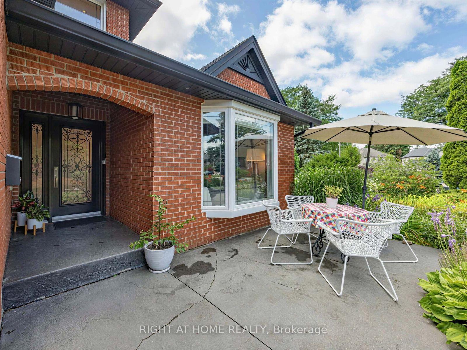Photo 4 of 608 Highvalley Road, Hamilton, Ancaster — HOMEH