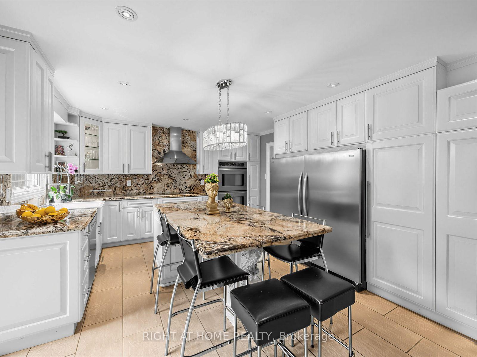 Photo 18 of 608 Highvalley Road, Hamilton, Ancaster — HOMEH