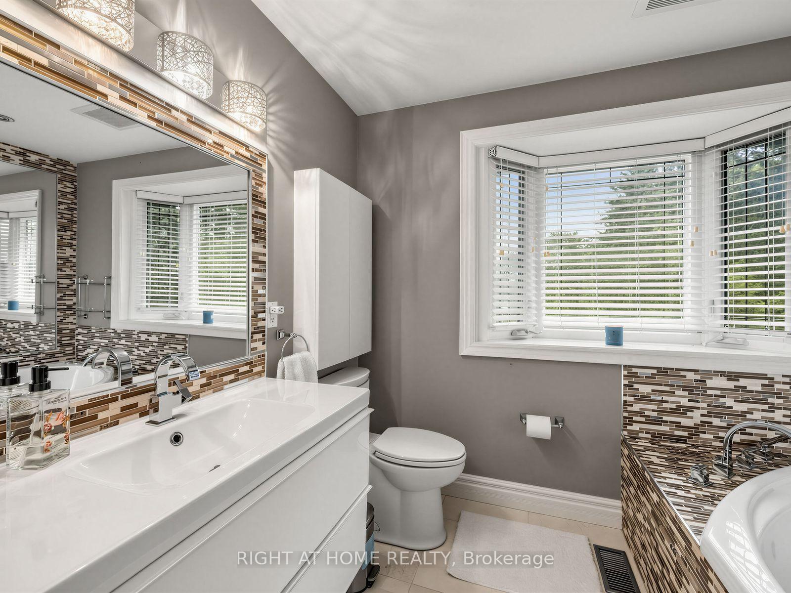 Photo 23 of 608 Highvalley Road, Hamilton, Ancaster — HOMEH