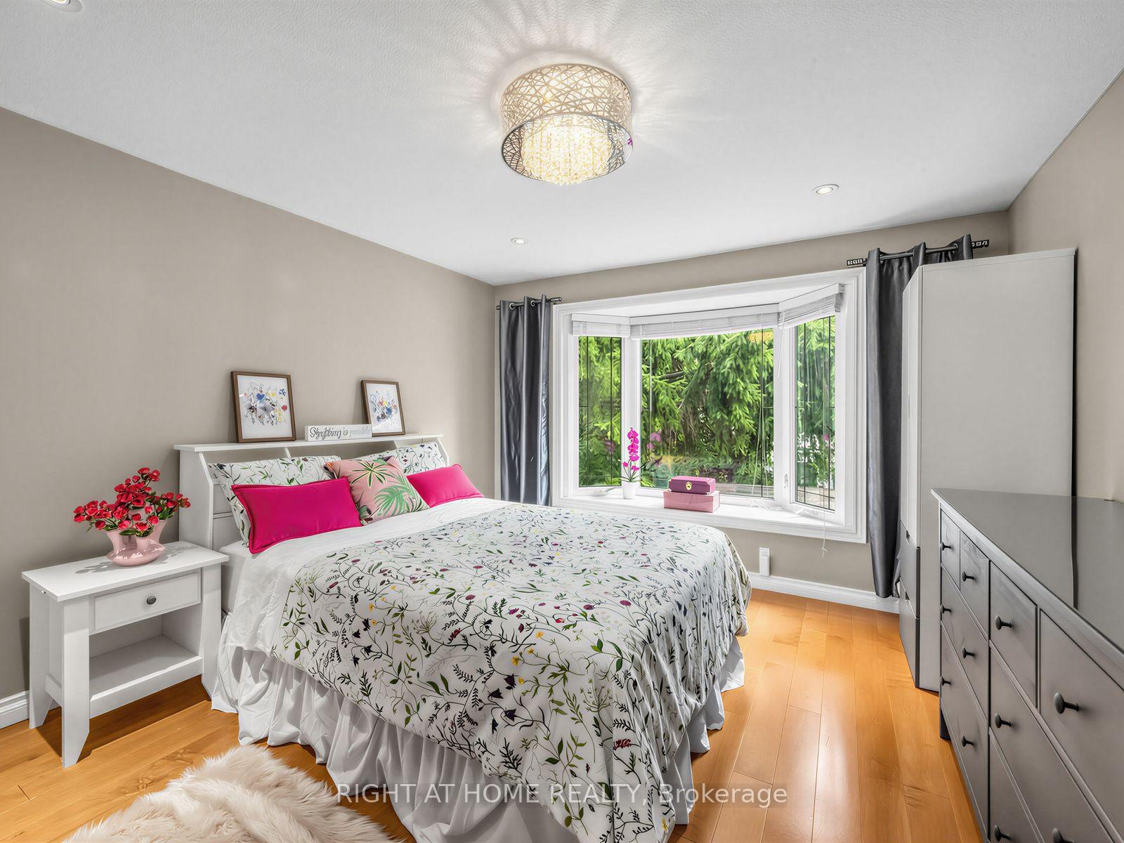 Photo 26 of 608 Highvalley Road, Hamilton, Ancaster — HOMEH